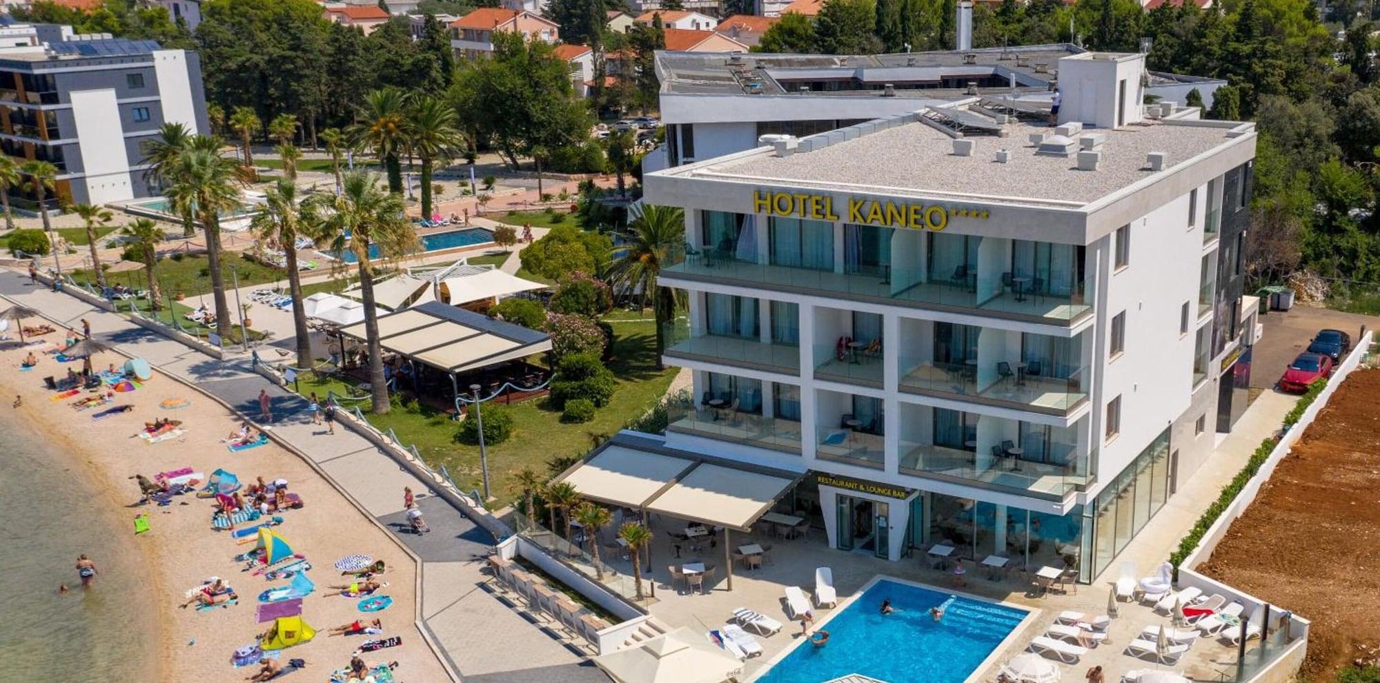 Vista Exterior Hotel Kaneo