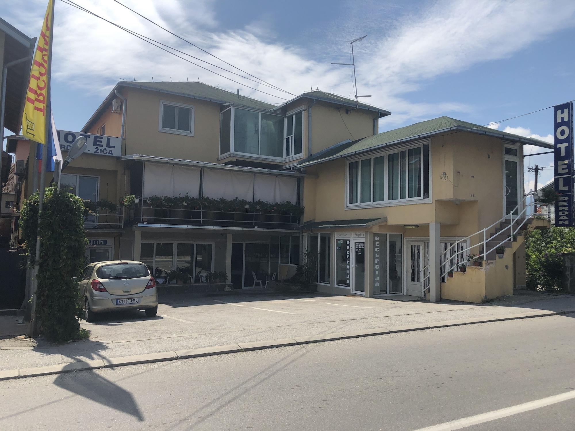 Varios Hotel Djerdan