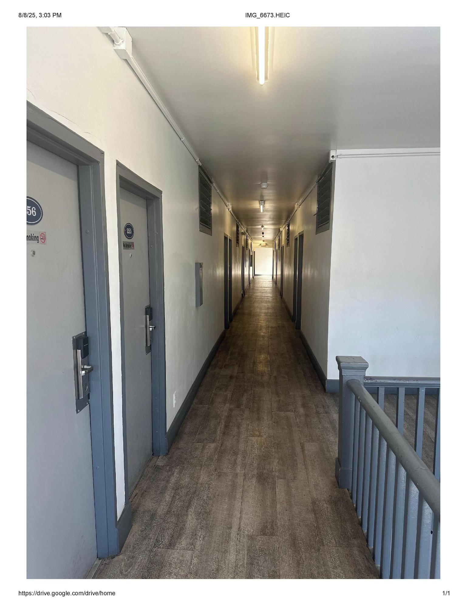 Varios Hollywood Roxy Hotel