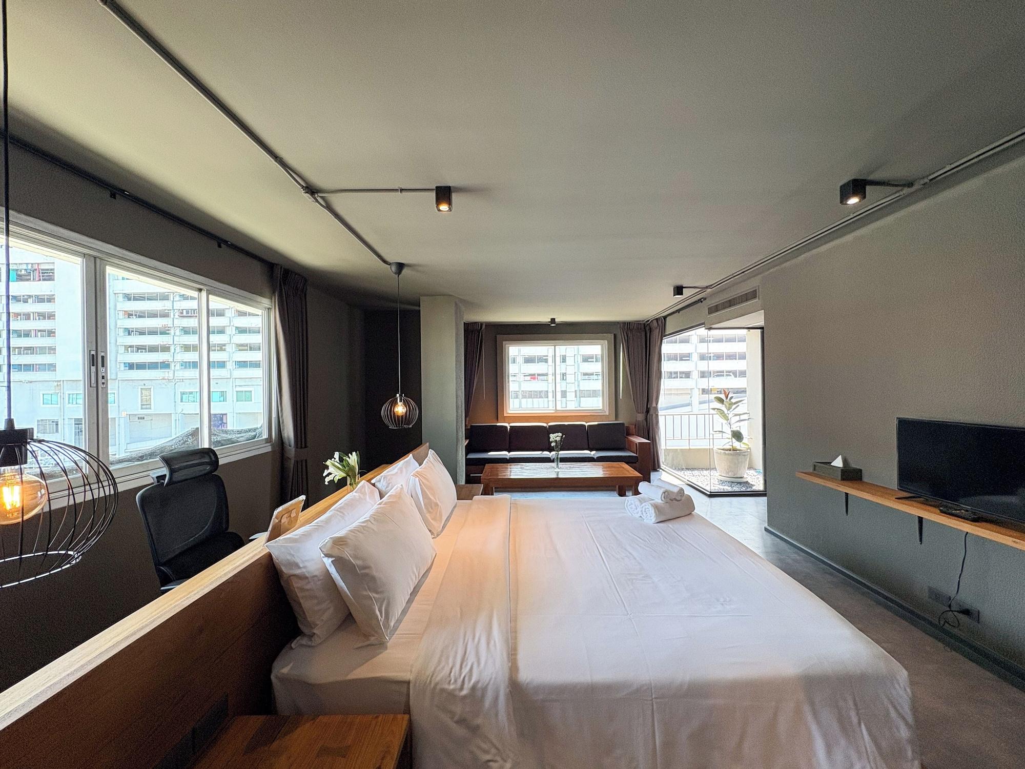 Varios Centric Place Hotel