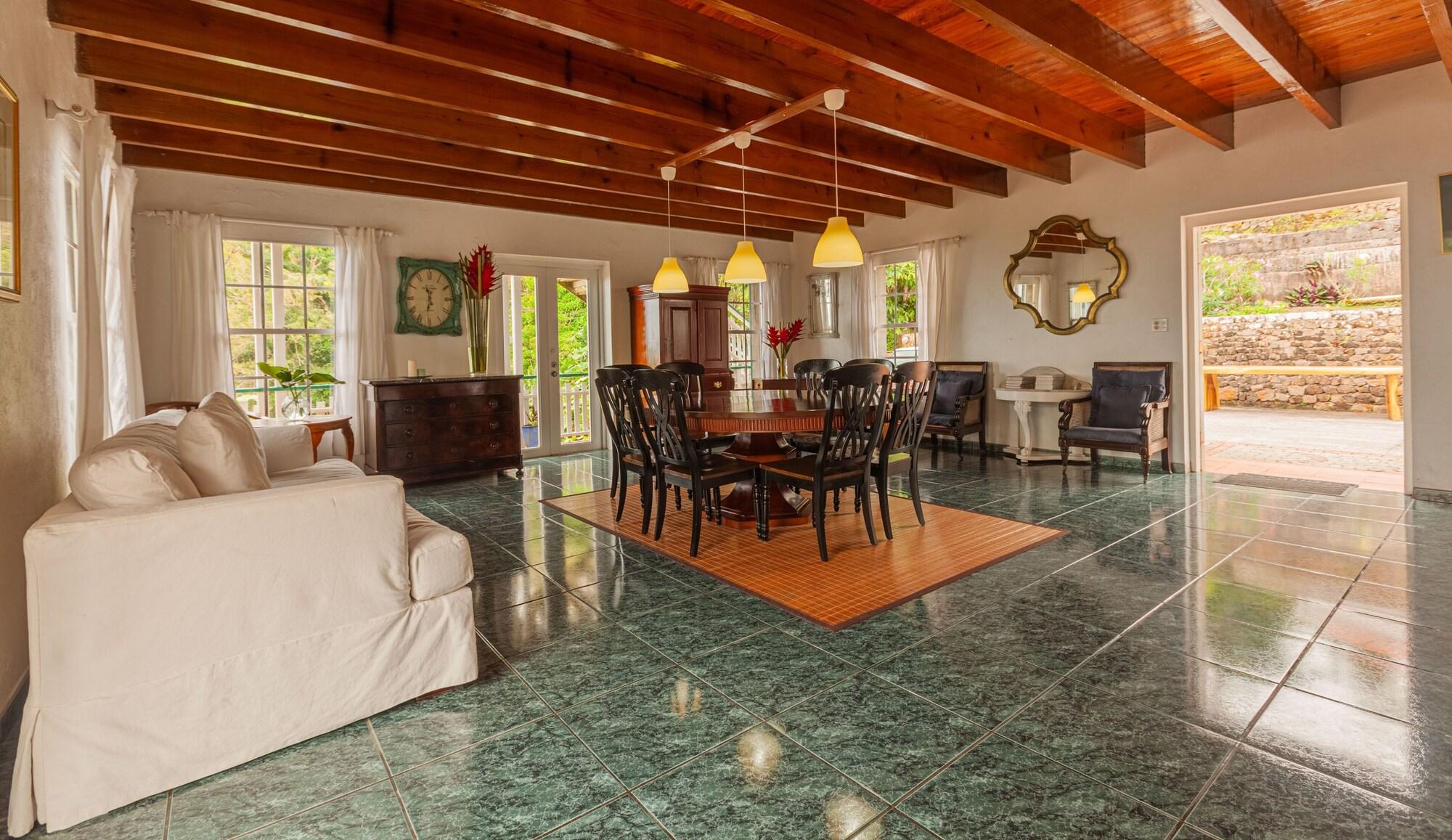 Vista Lobby The Cottage Club Hotel