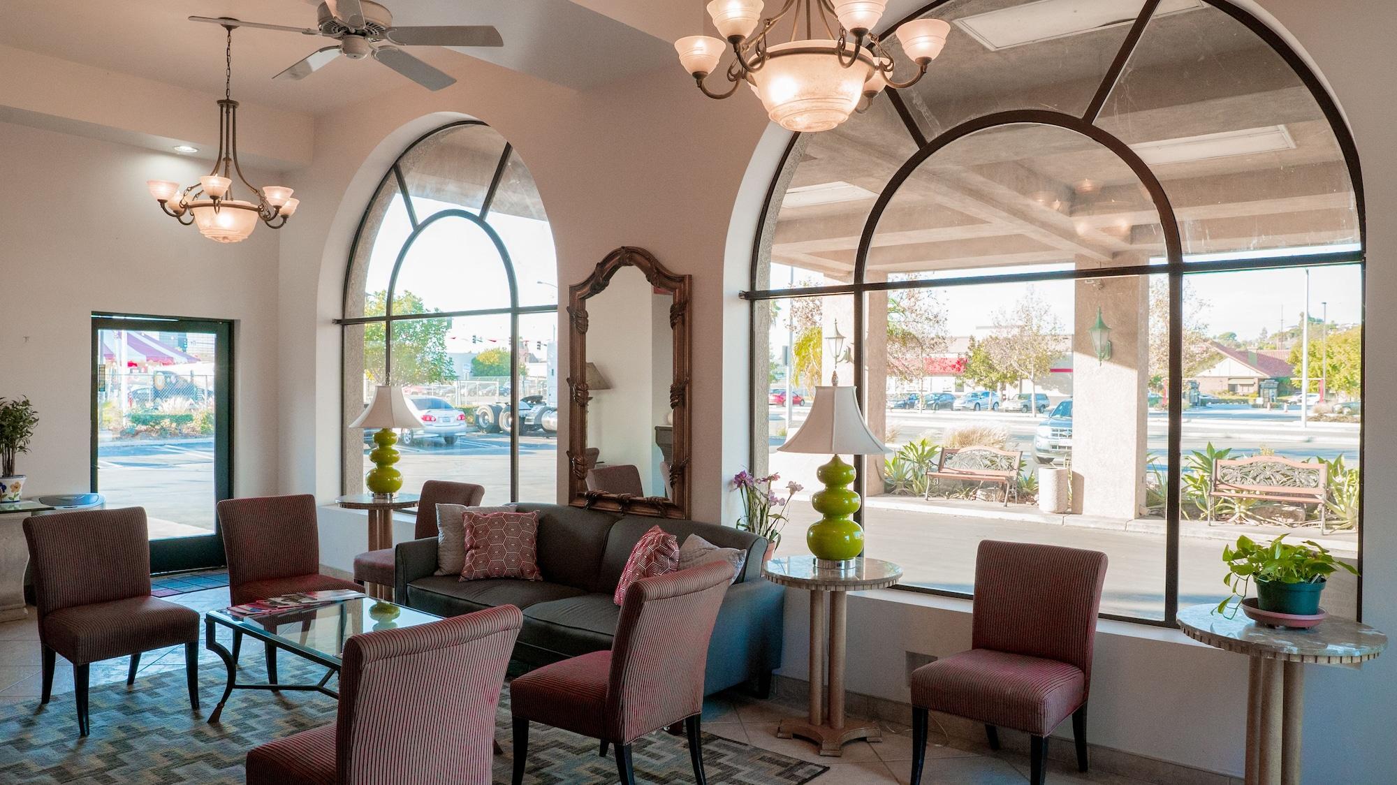 Vista Lobby Motel 6 Anaheim Hills