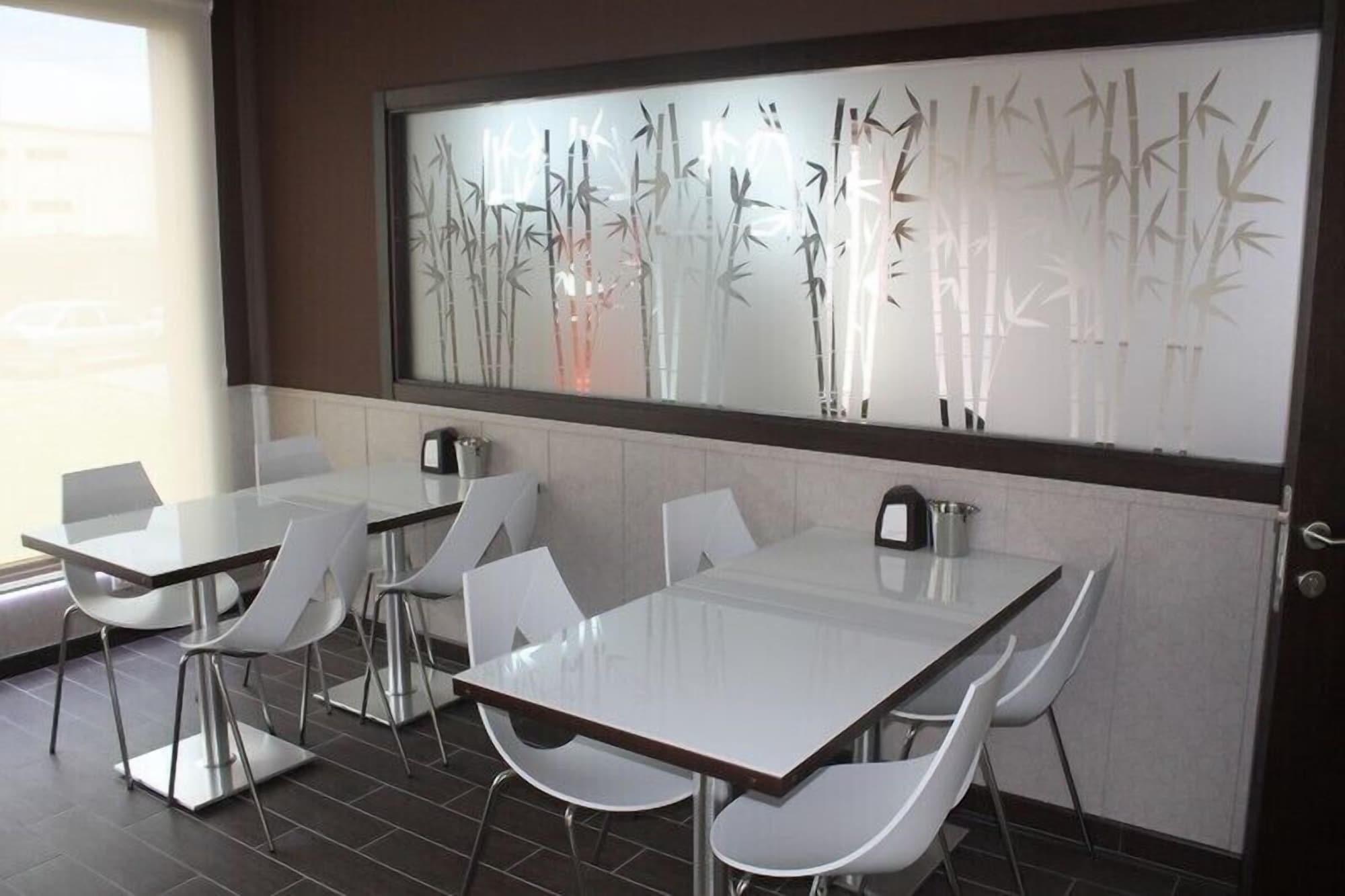 Bar/Salón Albergue Credencial - Hostel