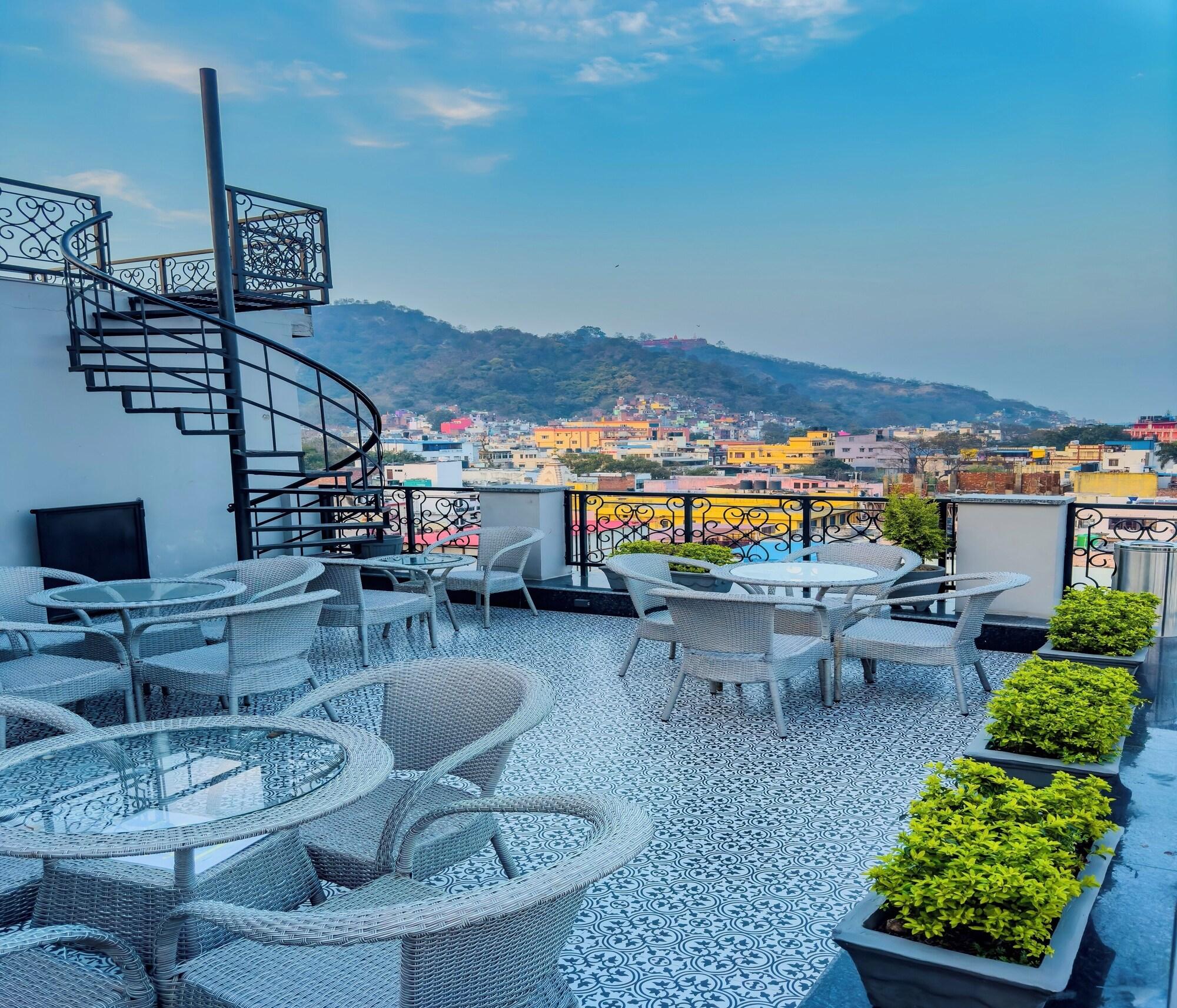 Restaurant Hotel Wonder Hills @ Har ki Pauri Road Haridwar