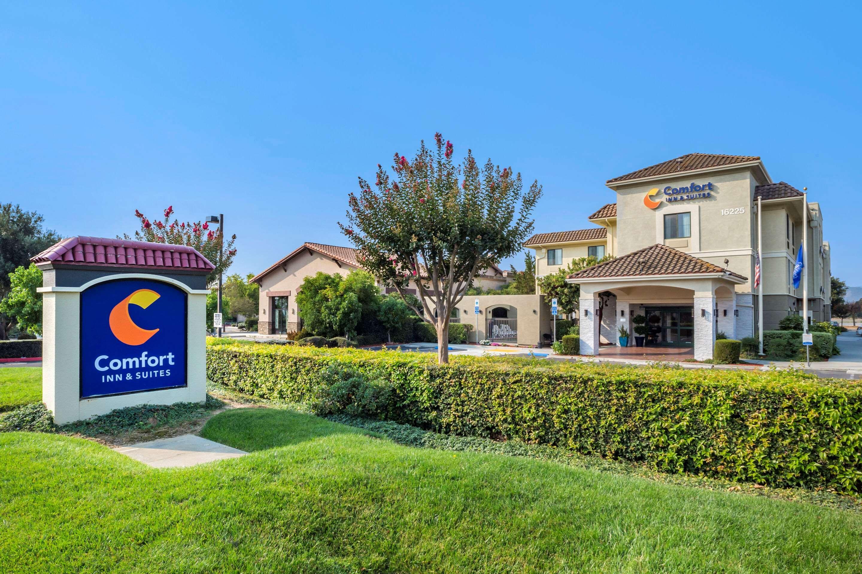 Vista Exterior Comfort Inn South San Jose /  Morgan Hill
