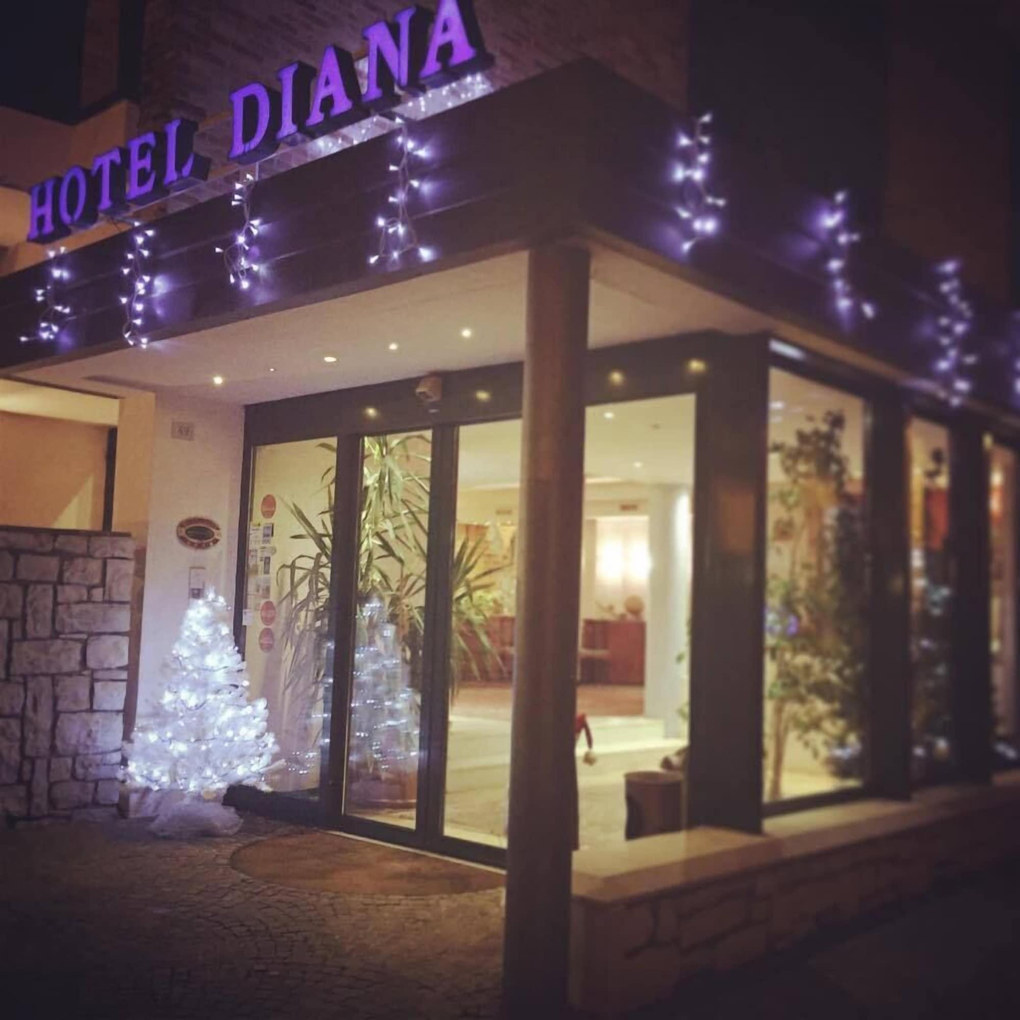 Vista Exterior Hotel Diana