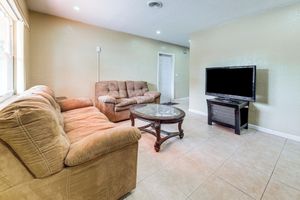 Alquiler Vacacional - 3 Mi to Dania Beach Pier: Convenient Apartment!