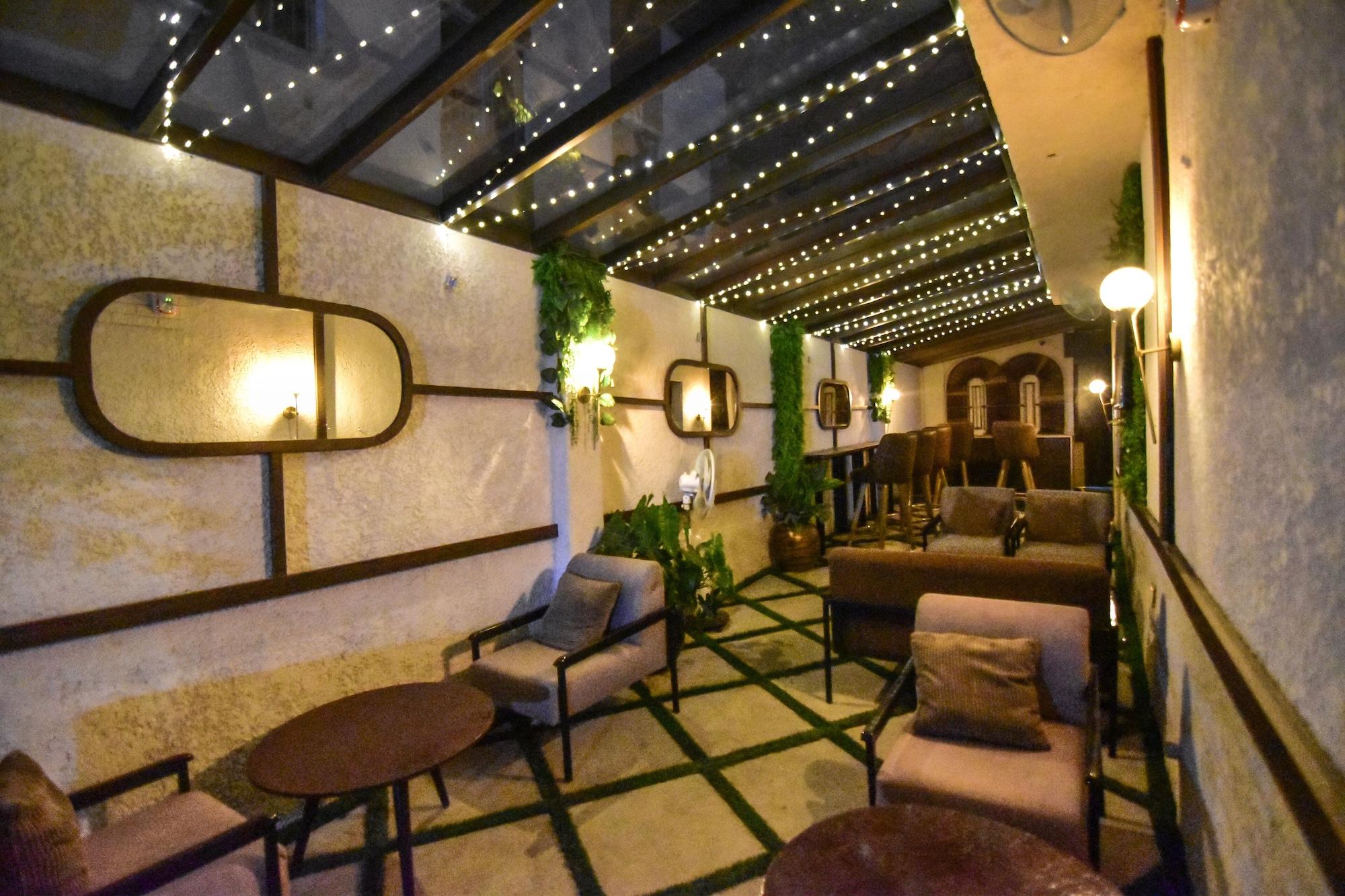 Bar/Salón Pearl Gate Hotel