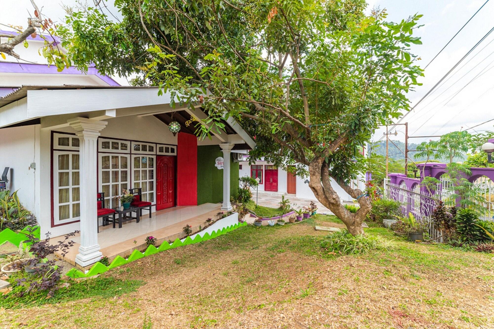 Vista Exterior RedDoorz Syariah near Balai Kota Batu