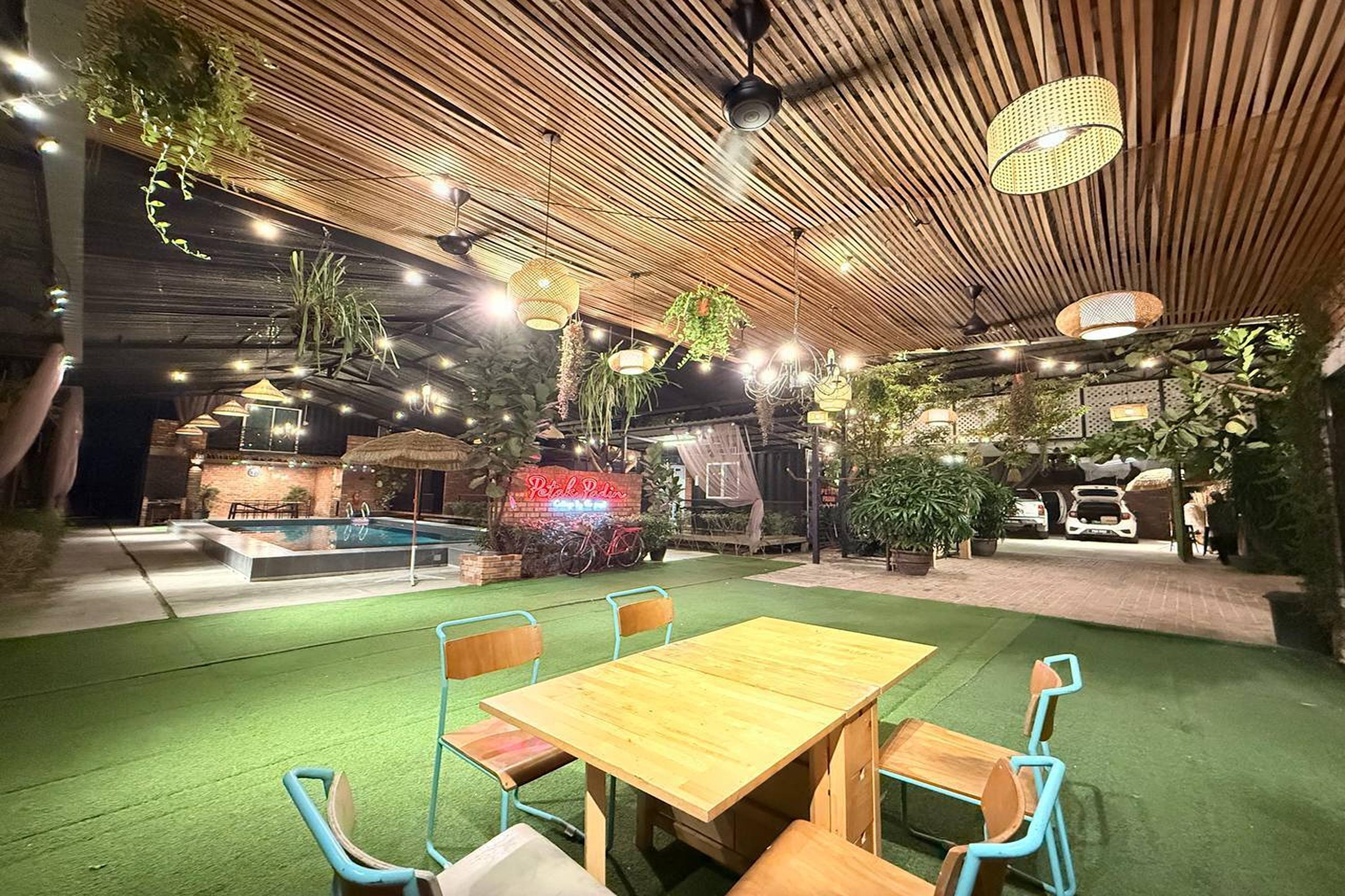 Vista Exterior Petak Padin Cottage By The Pool By Zuzu