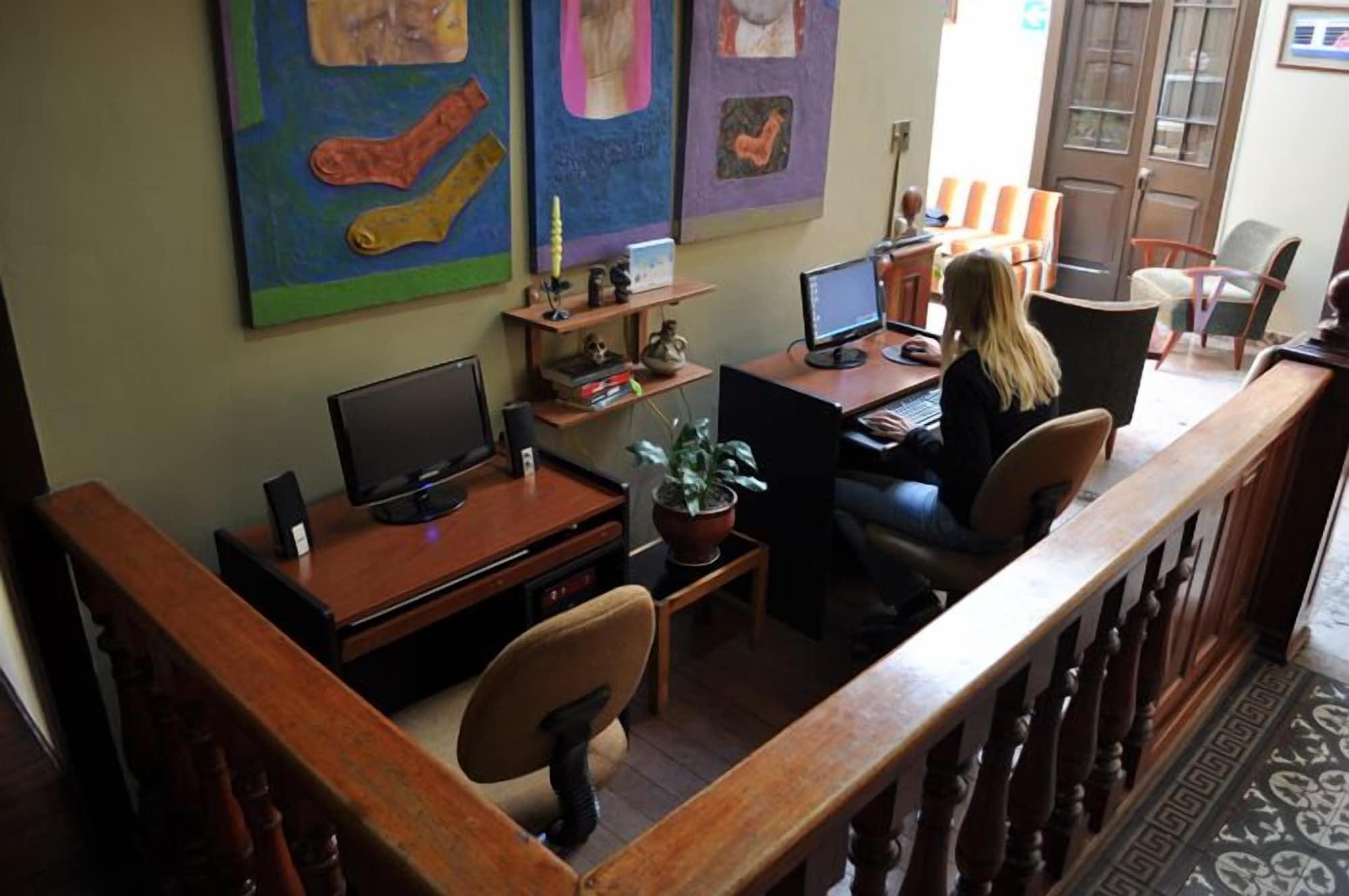 Centro de Negocios Park Hostel