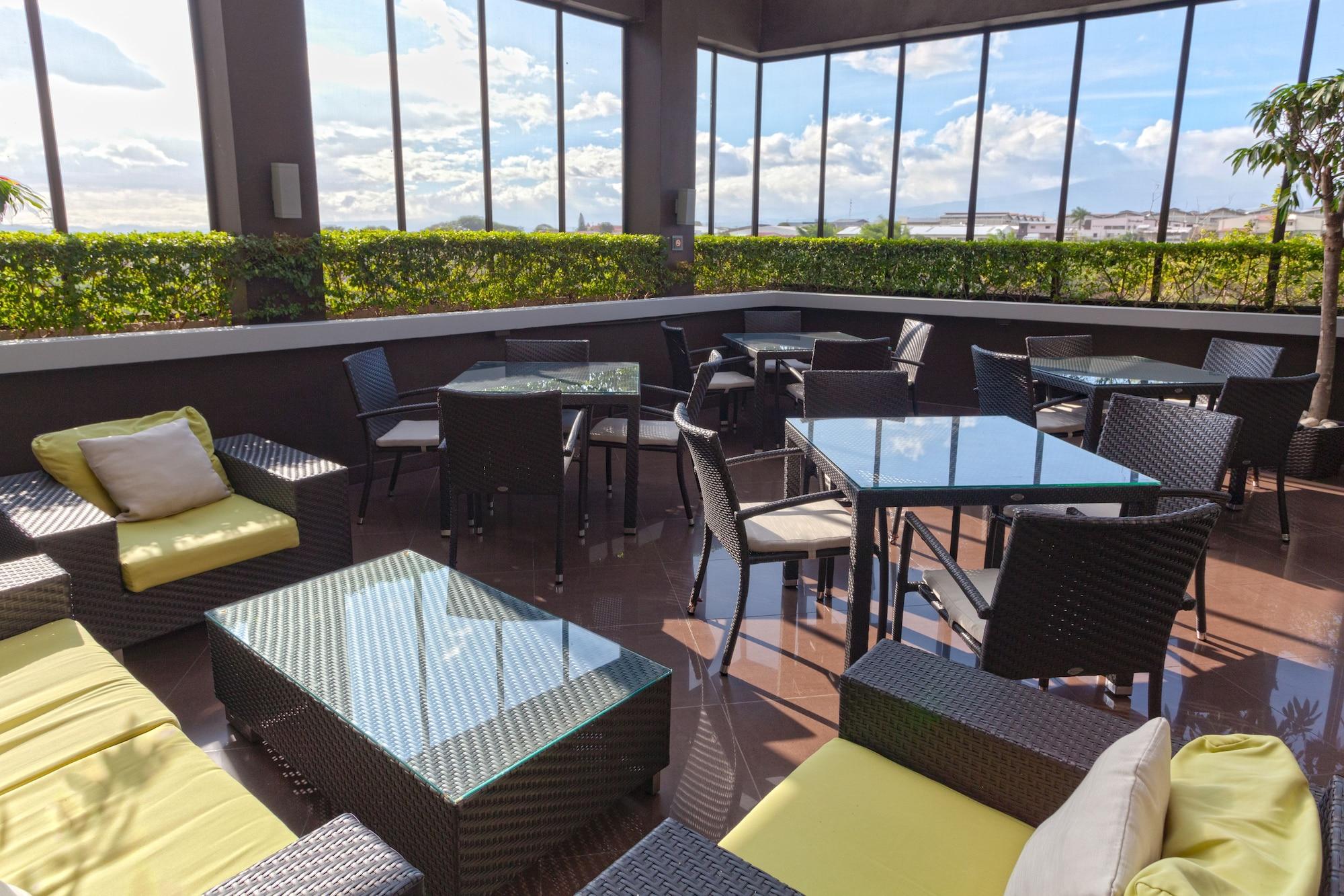 Restaurant Wyndham Garden San Jose Escazu