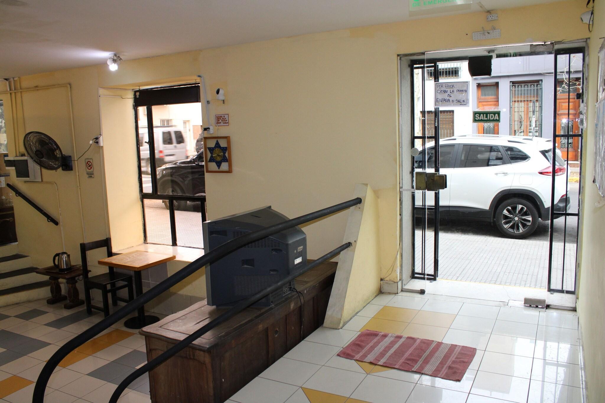 Vista Lobby Mitre Suites Hotel