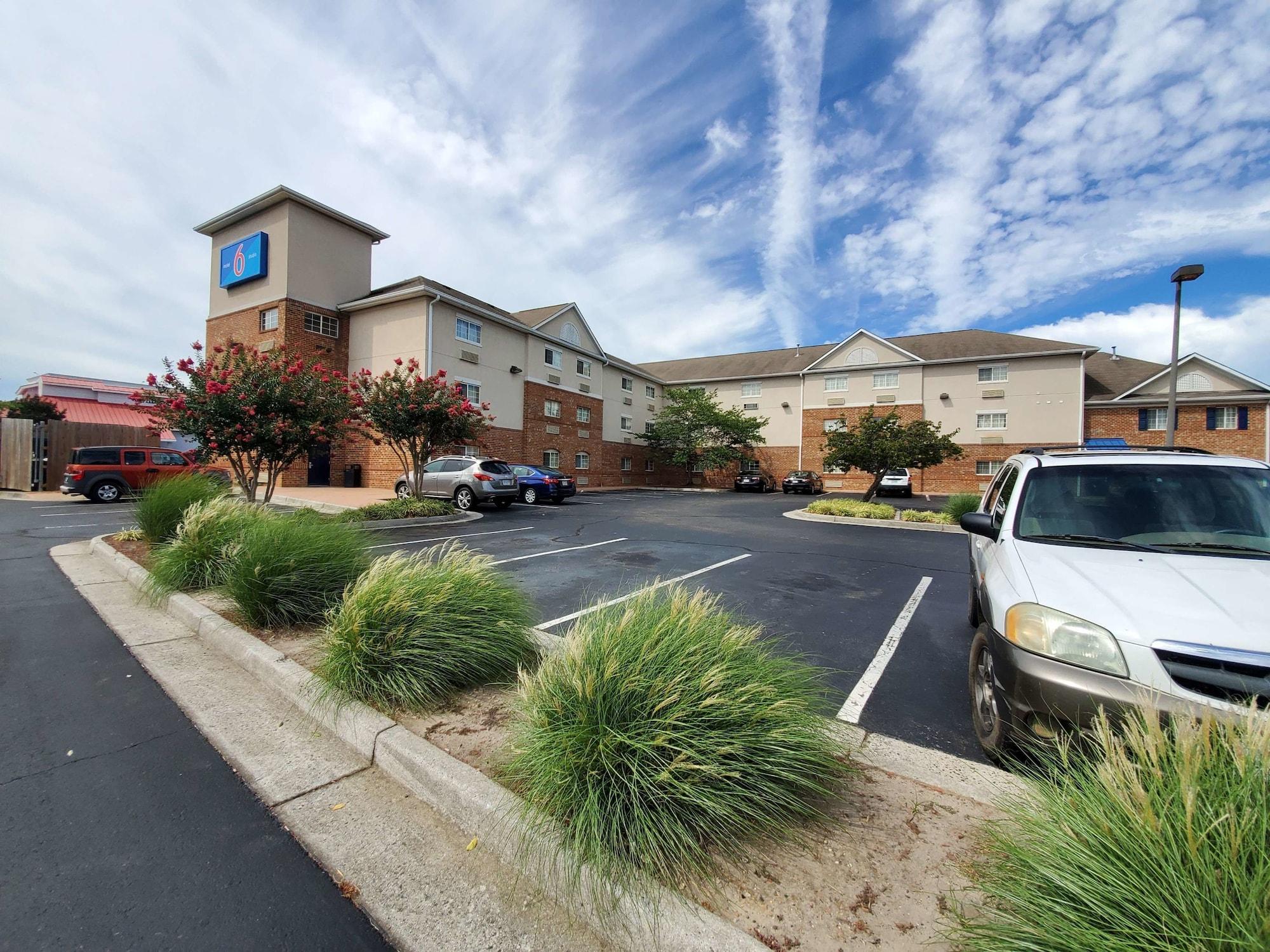 Varios Motel 6 Richmond, VA - I-64 West