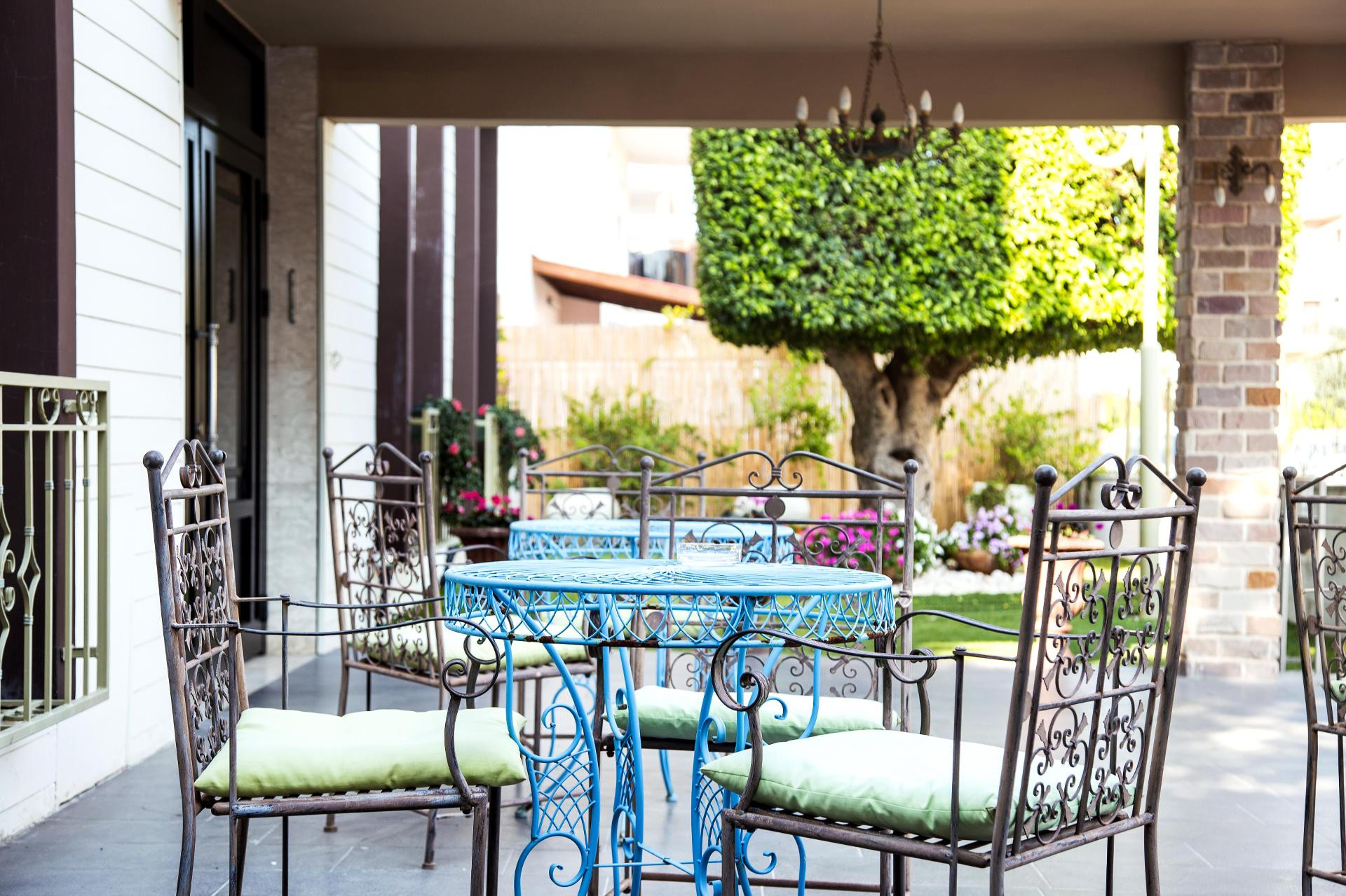 Varios Shtarkman Erna Hotel