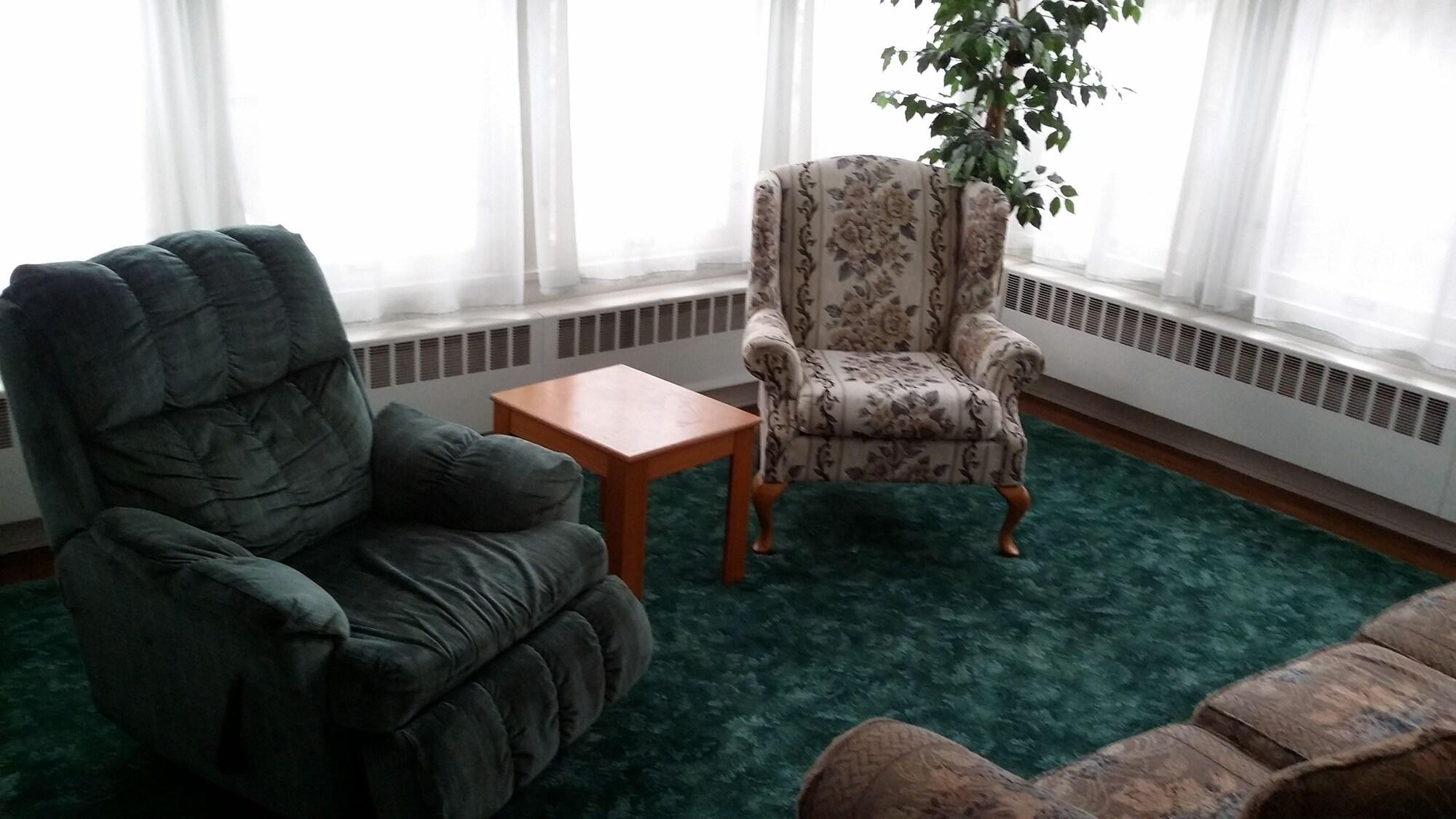 Vista Lobby Chestnut Charm Bed & Breakfast