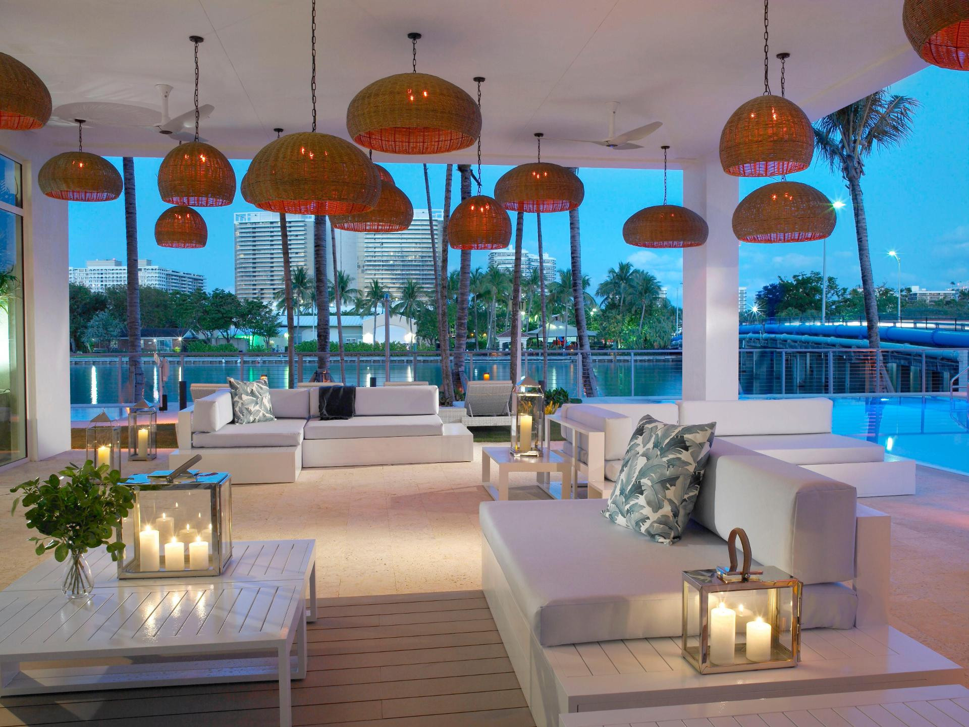Vista Piscina Grand Beach Hotel Bay Harbor