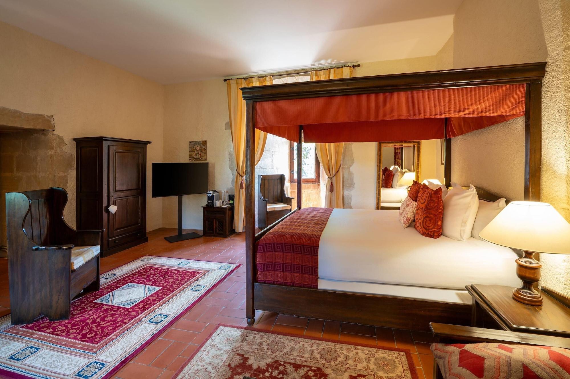 Habitación Chateau des Ducs de Joyeuse, BW Signature Collection