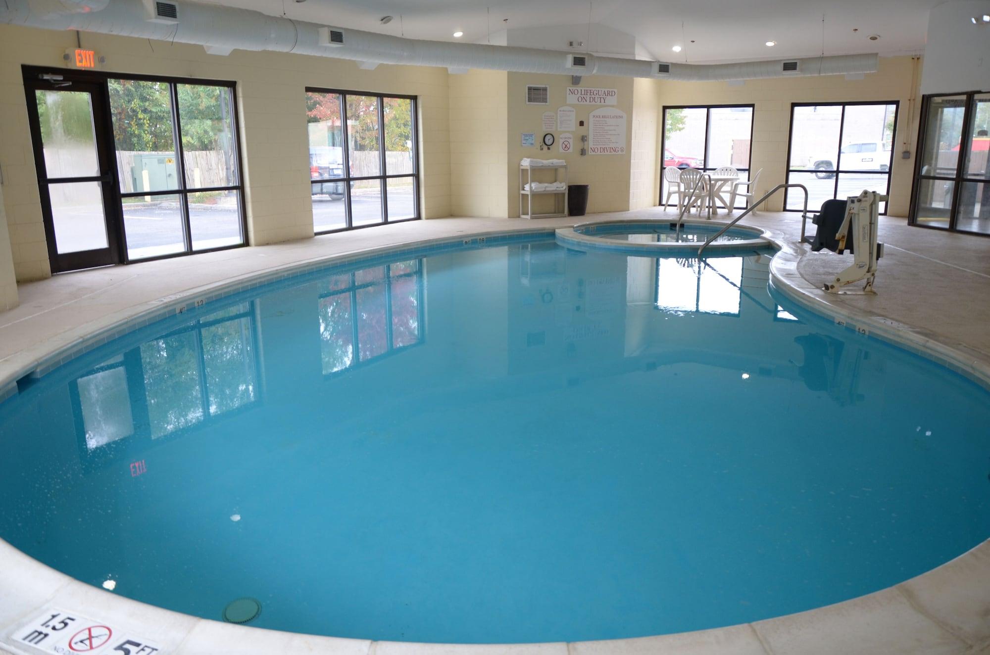 Vista Piscina Comfort Suites Salem-Roanoke I-81