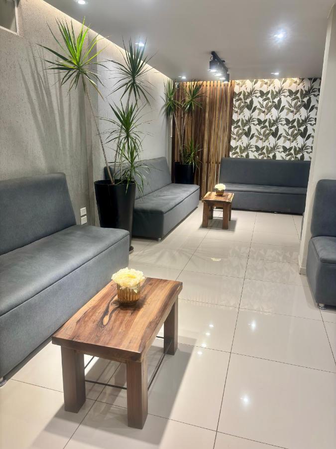 Zona de estar HOTEL CITY