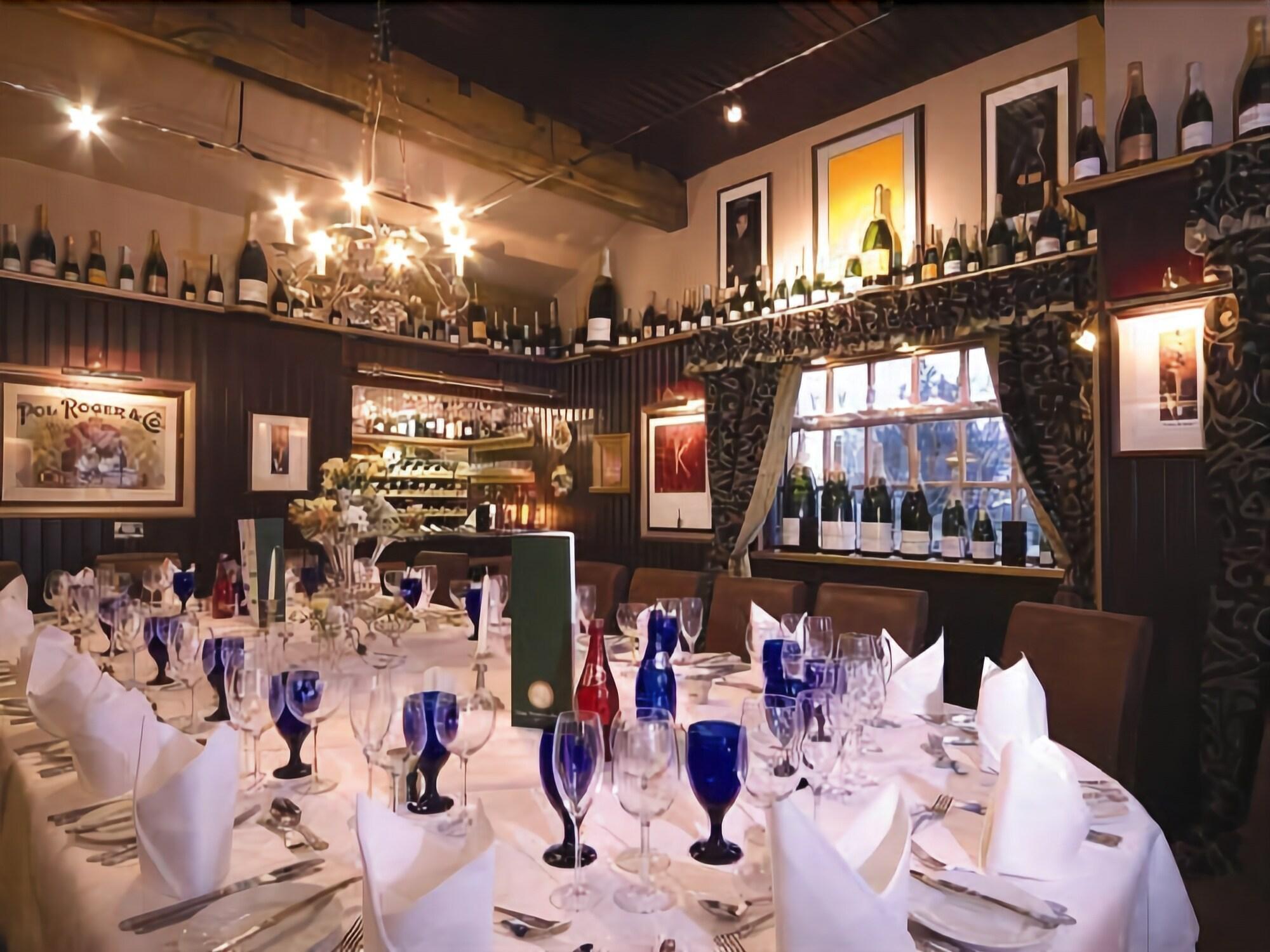Restaurant The Three Acres Inn & Restaurant