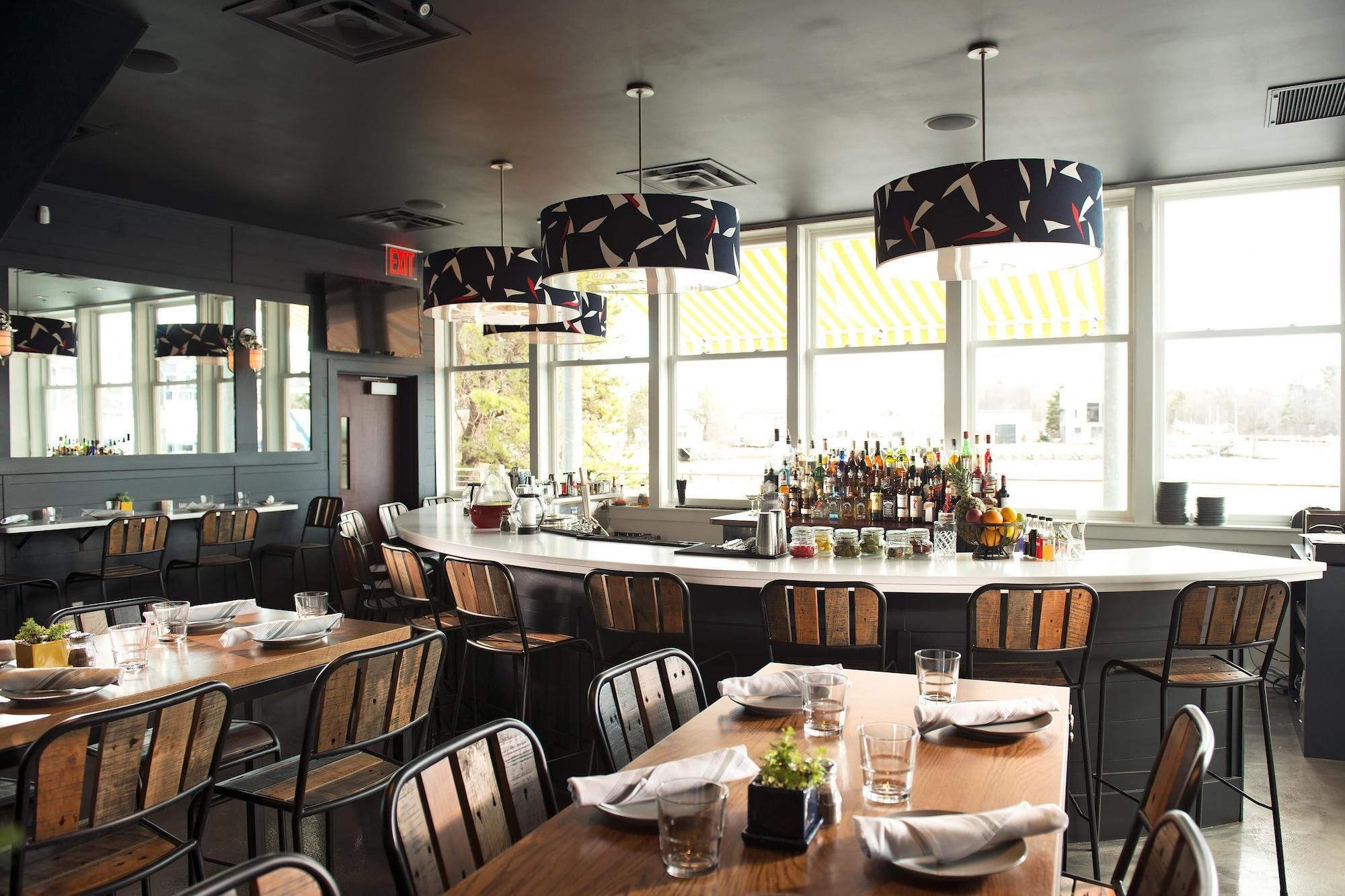 Restaurant The Boathouse Waterfront Hotel & Marina