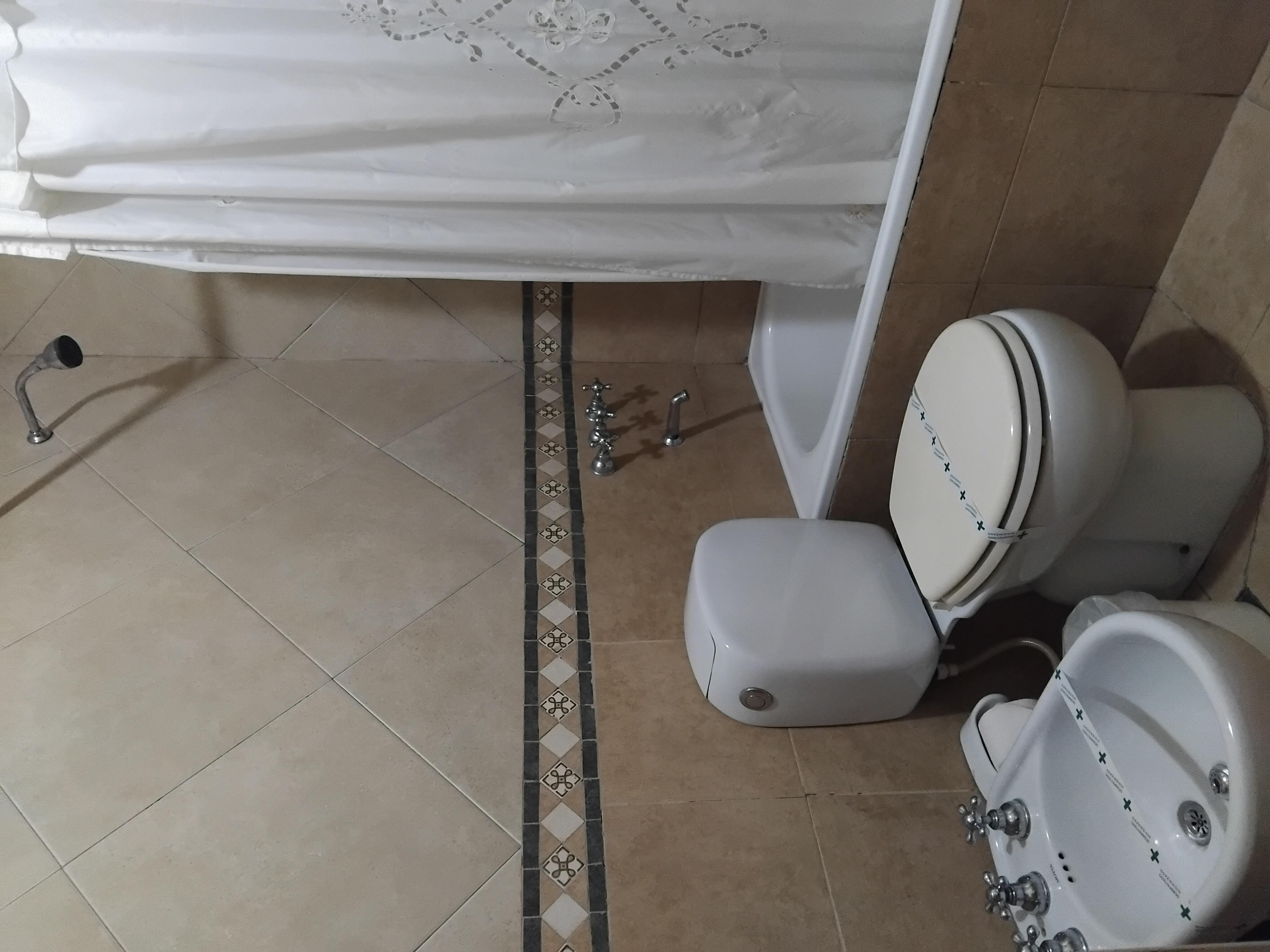 Baño Hotel shauard