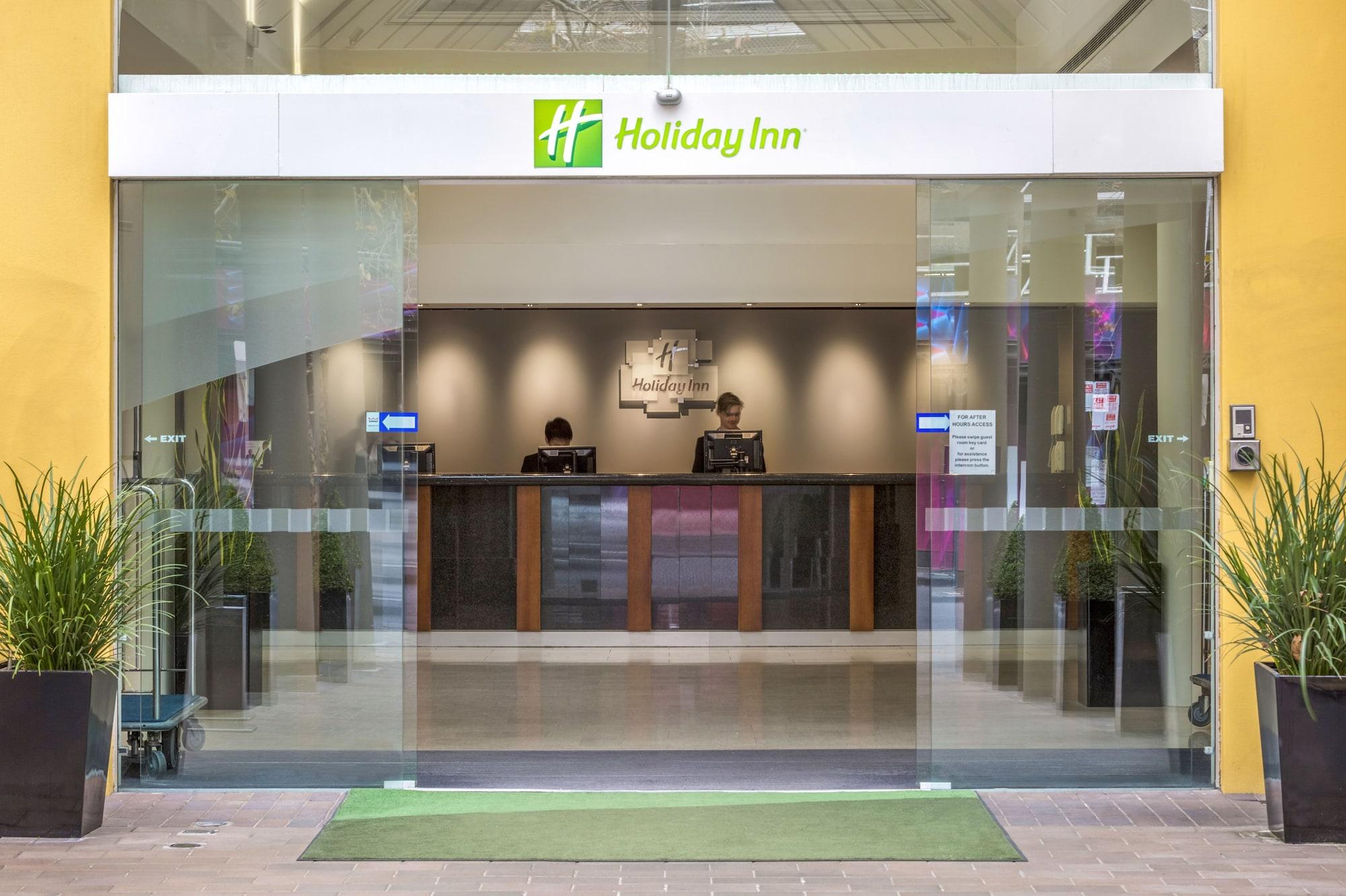 Vista Lobby Holiday Inn Sydney Potts Point by IHG