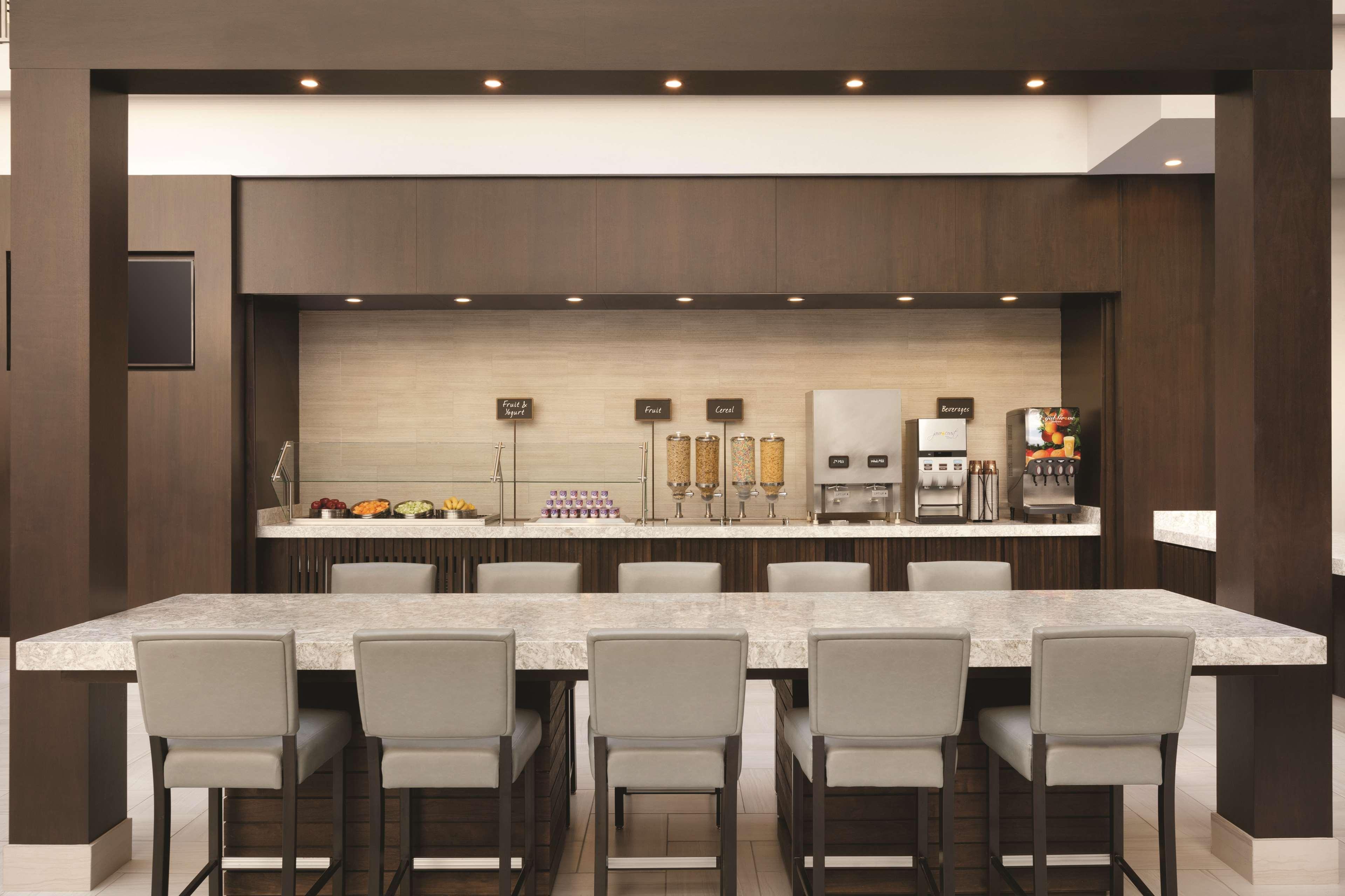 Restaurant Embassy Suites by Hilton Brea North Orange County
