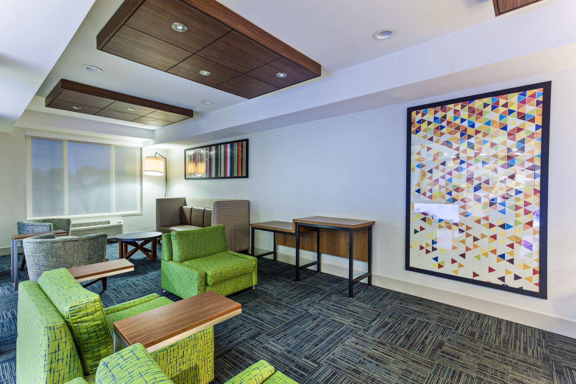 Vista Exterior Holiday Inn Express & Suites Elk Grove West I-5 by IHG