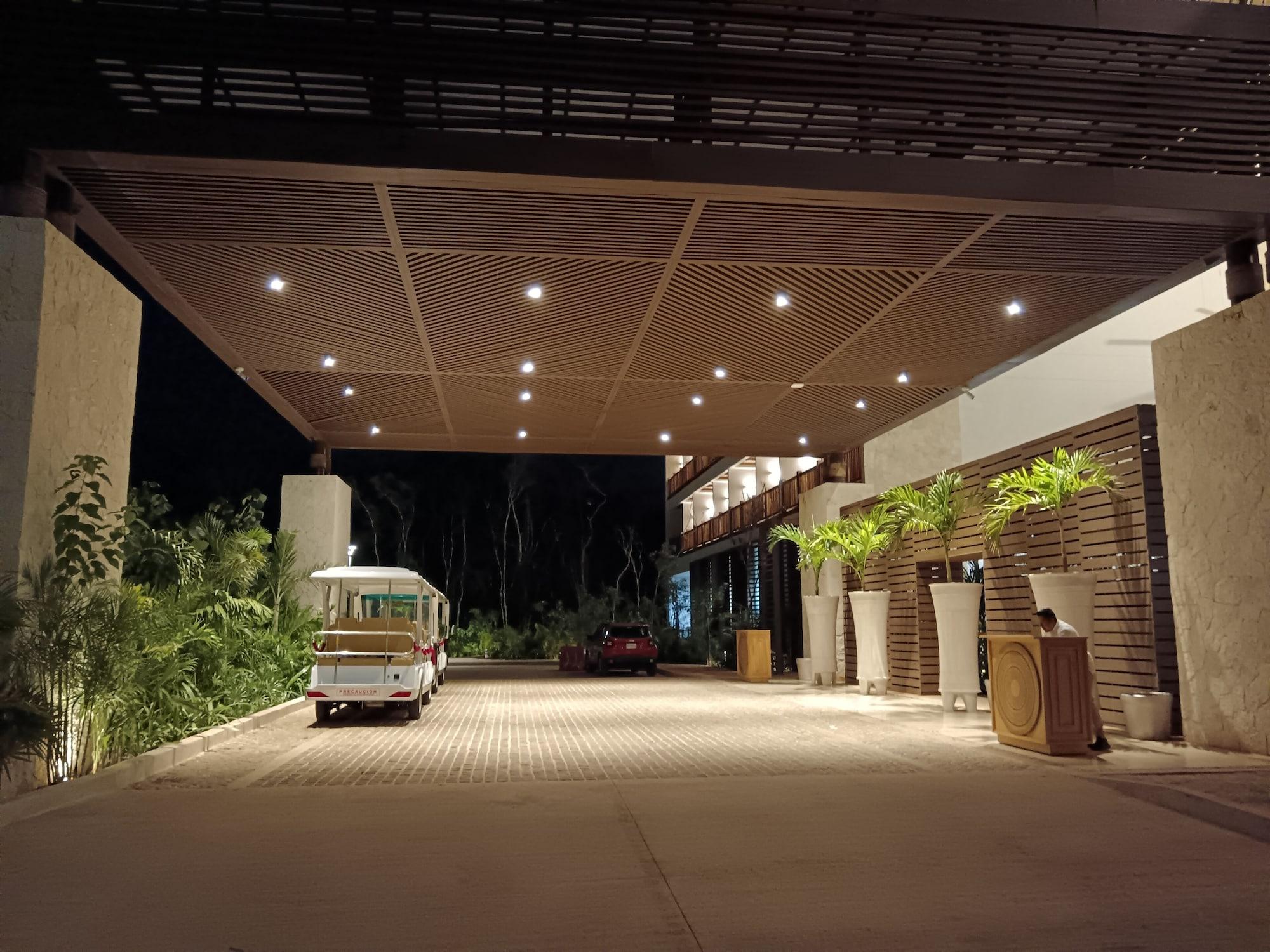 Vista Exterior Hotel Mundo Maya Chichén Itzá