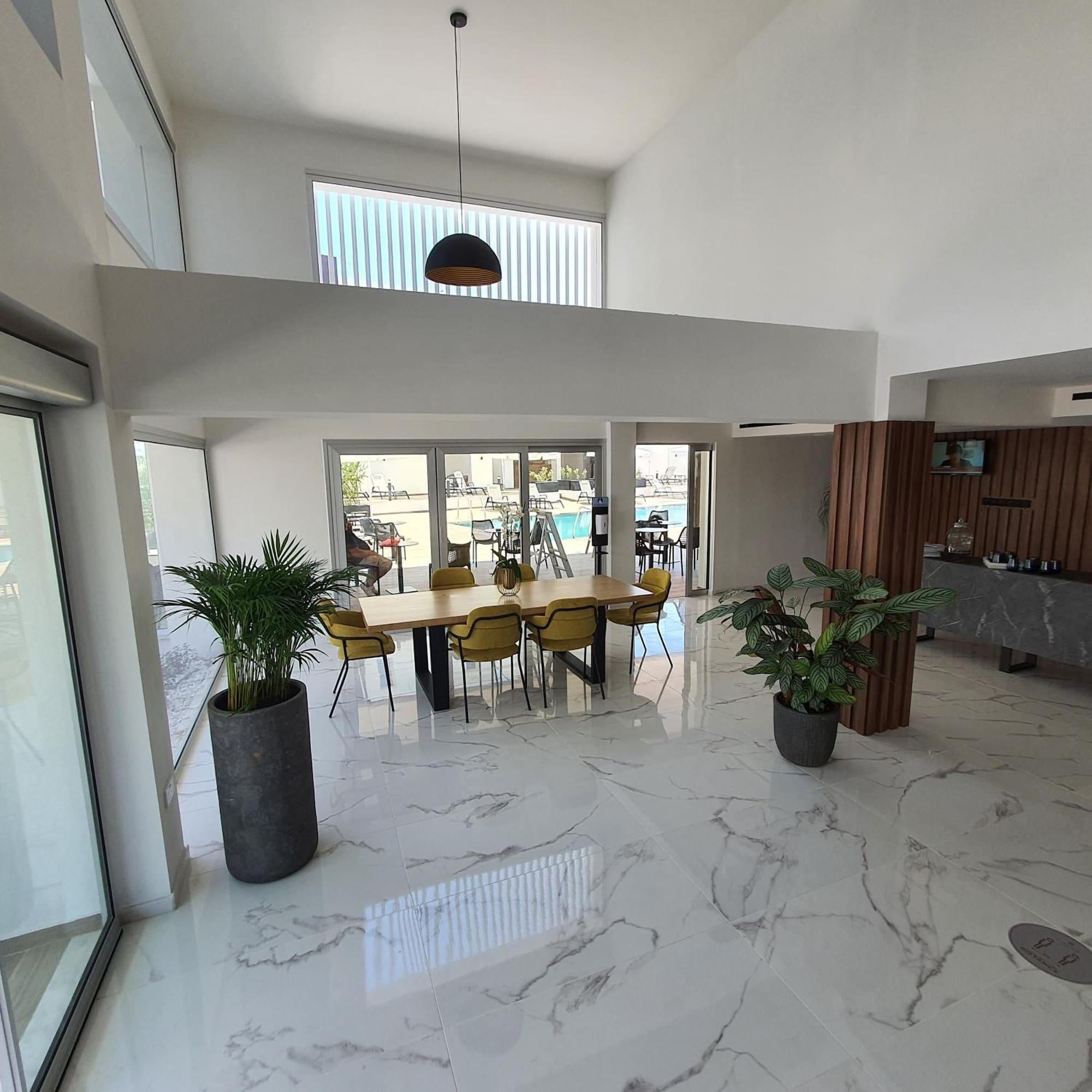 Comodidades del Alojamiento Cosmo Napa Hotel