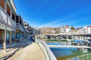 Alquiler Vacacional - Village of Four Seasons Lake Condo w/ Pool Access!