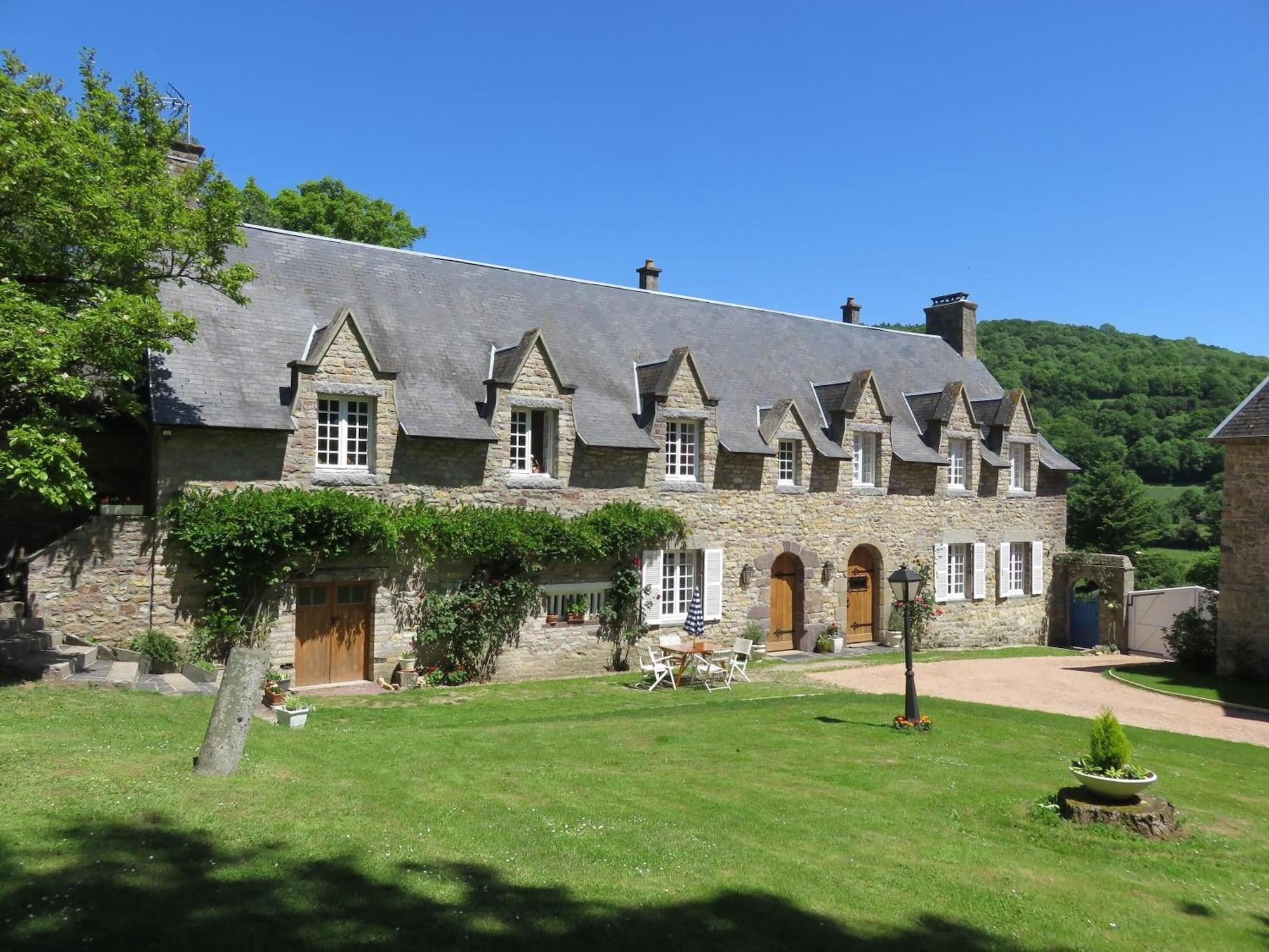 Vista Exterior Le Manoir de Placy - Bed and Breakfast