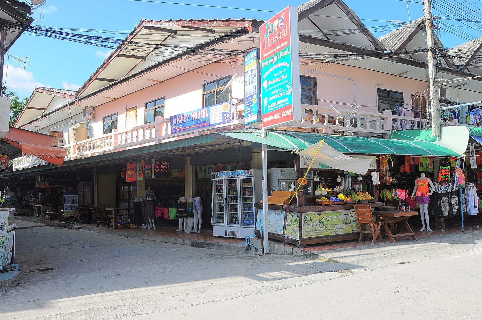 Varios Mickey Hostel