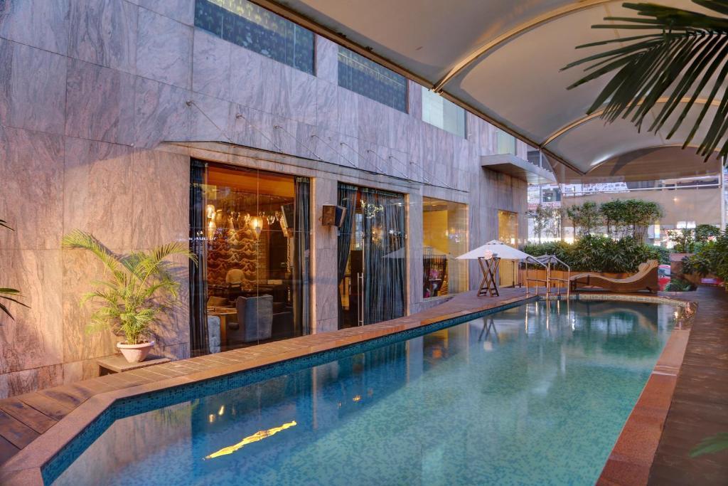 Vista Piscina Mosaic Original, Noida