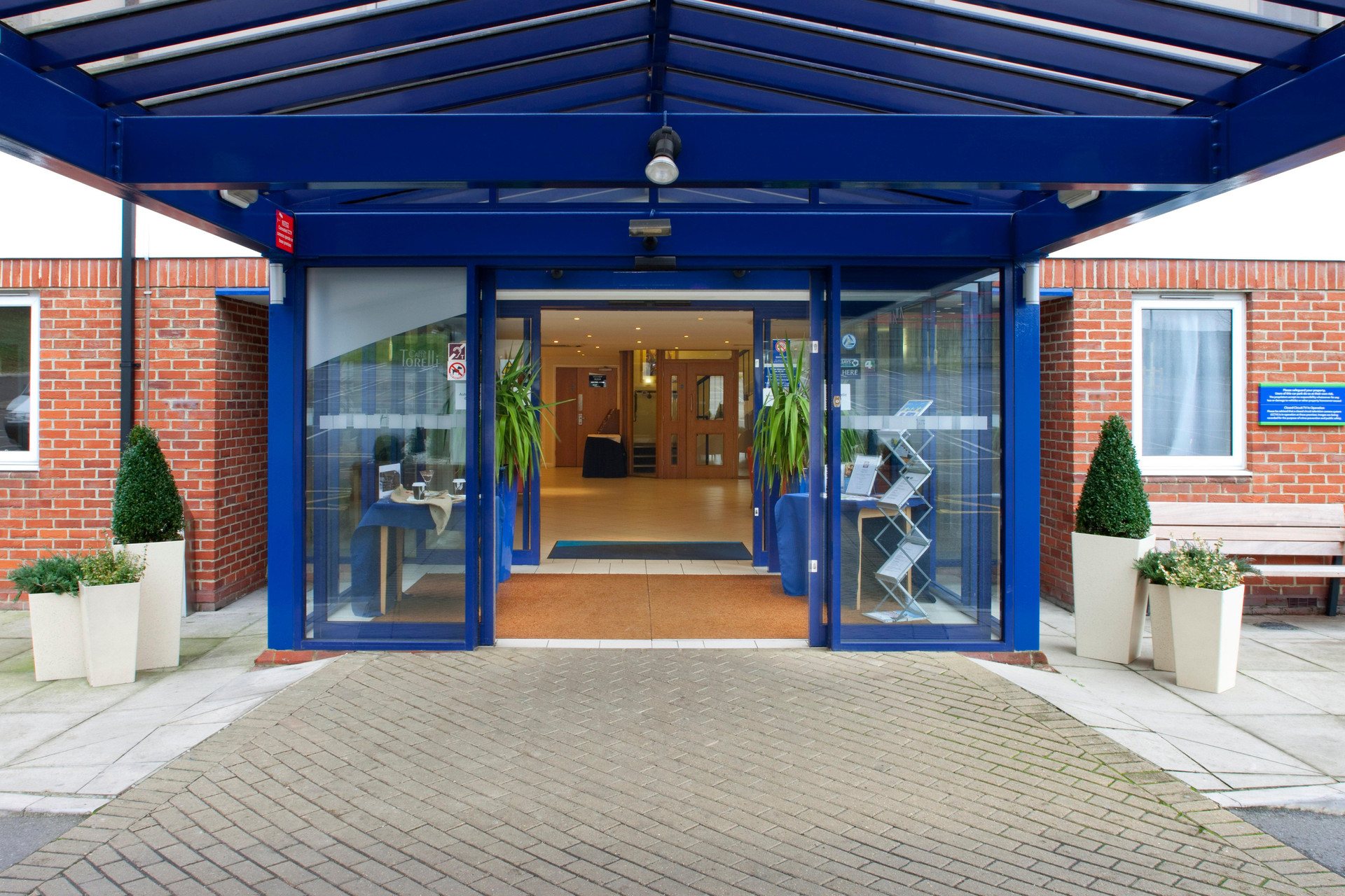 Vista Exterior Holiday Inn Express Canterbury by IHG