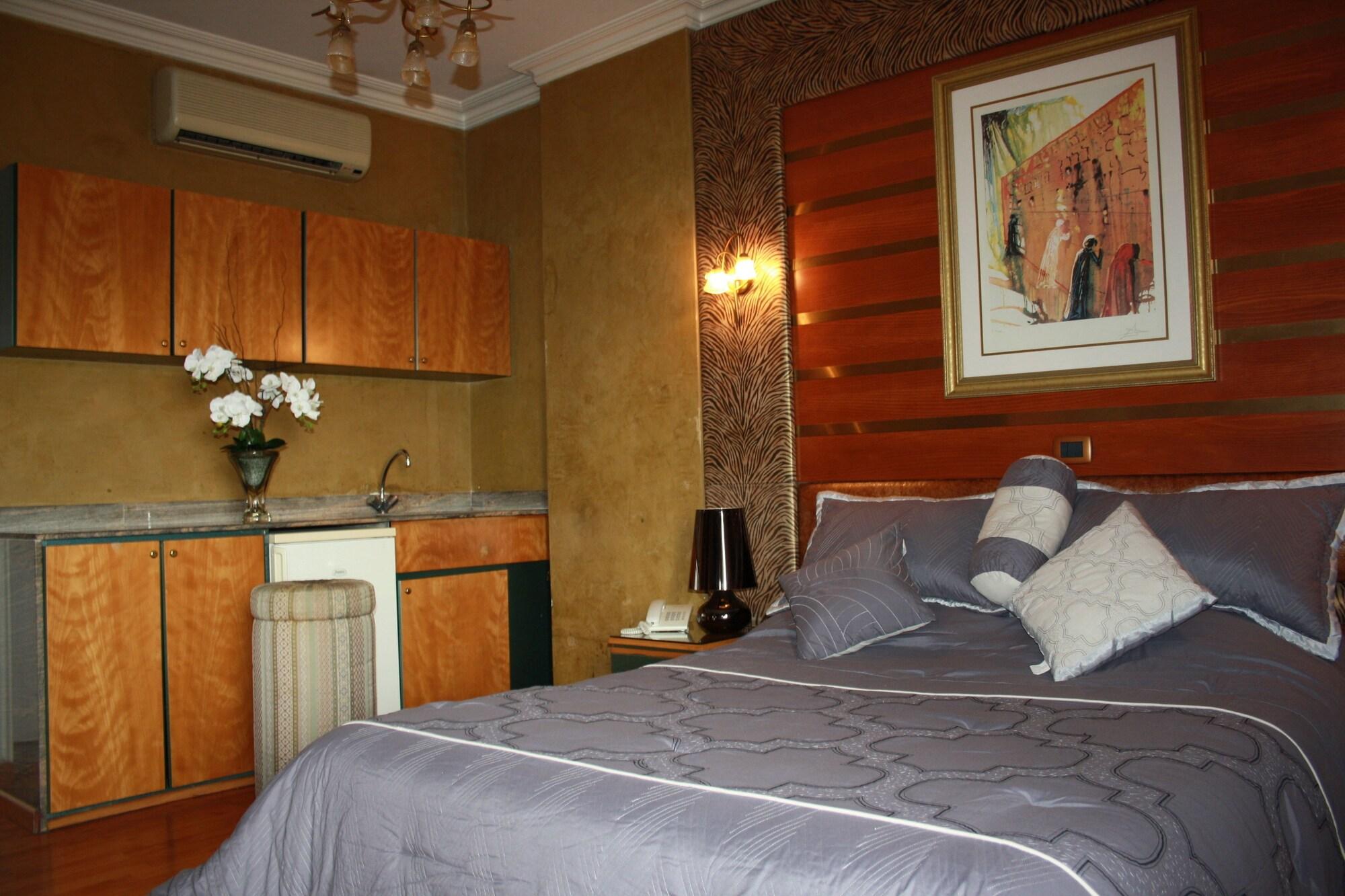 Set de Habitación Camelot Hotel