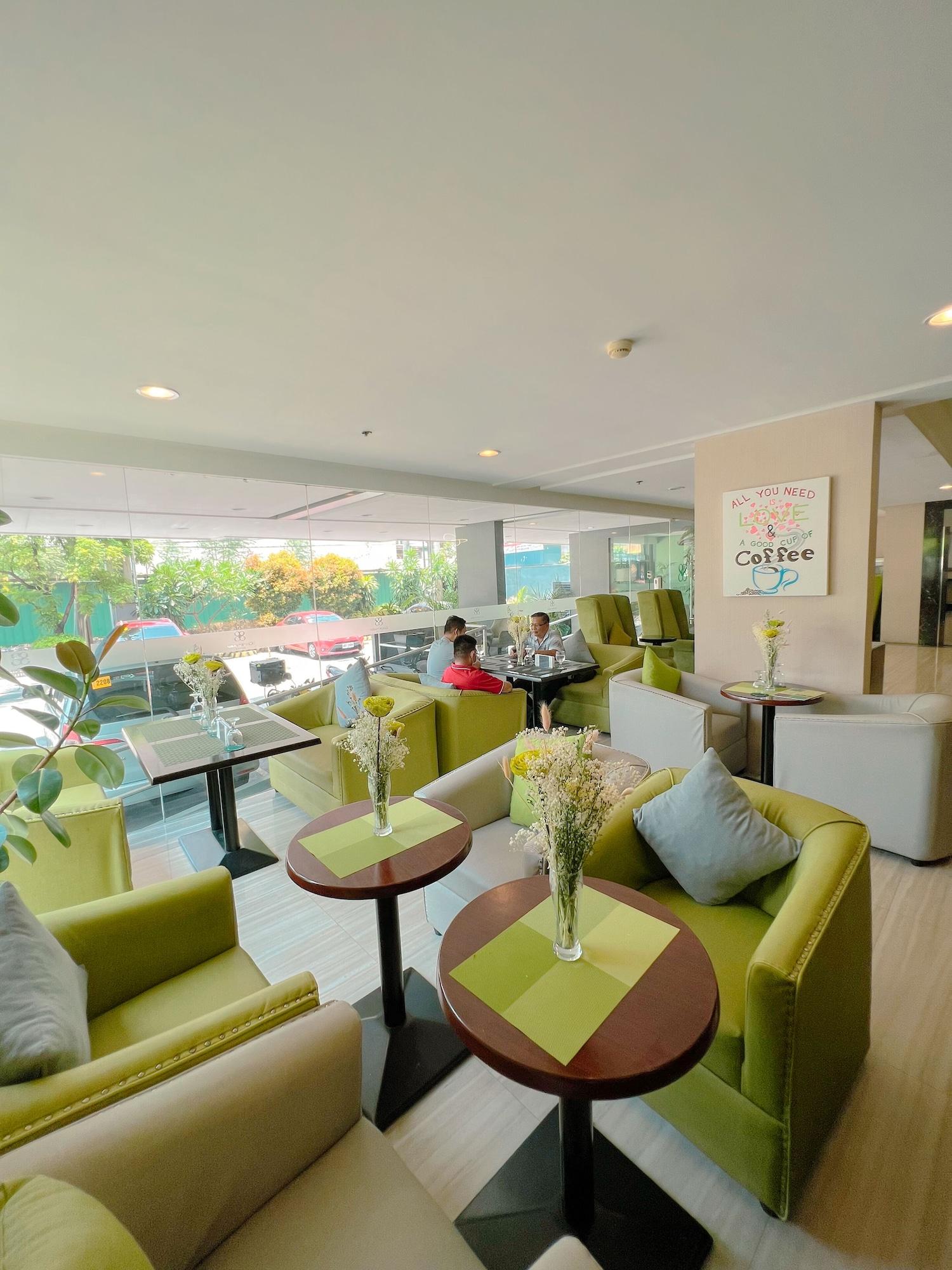 Bar/Salón 88 Courtyard Hotel