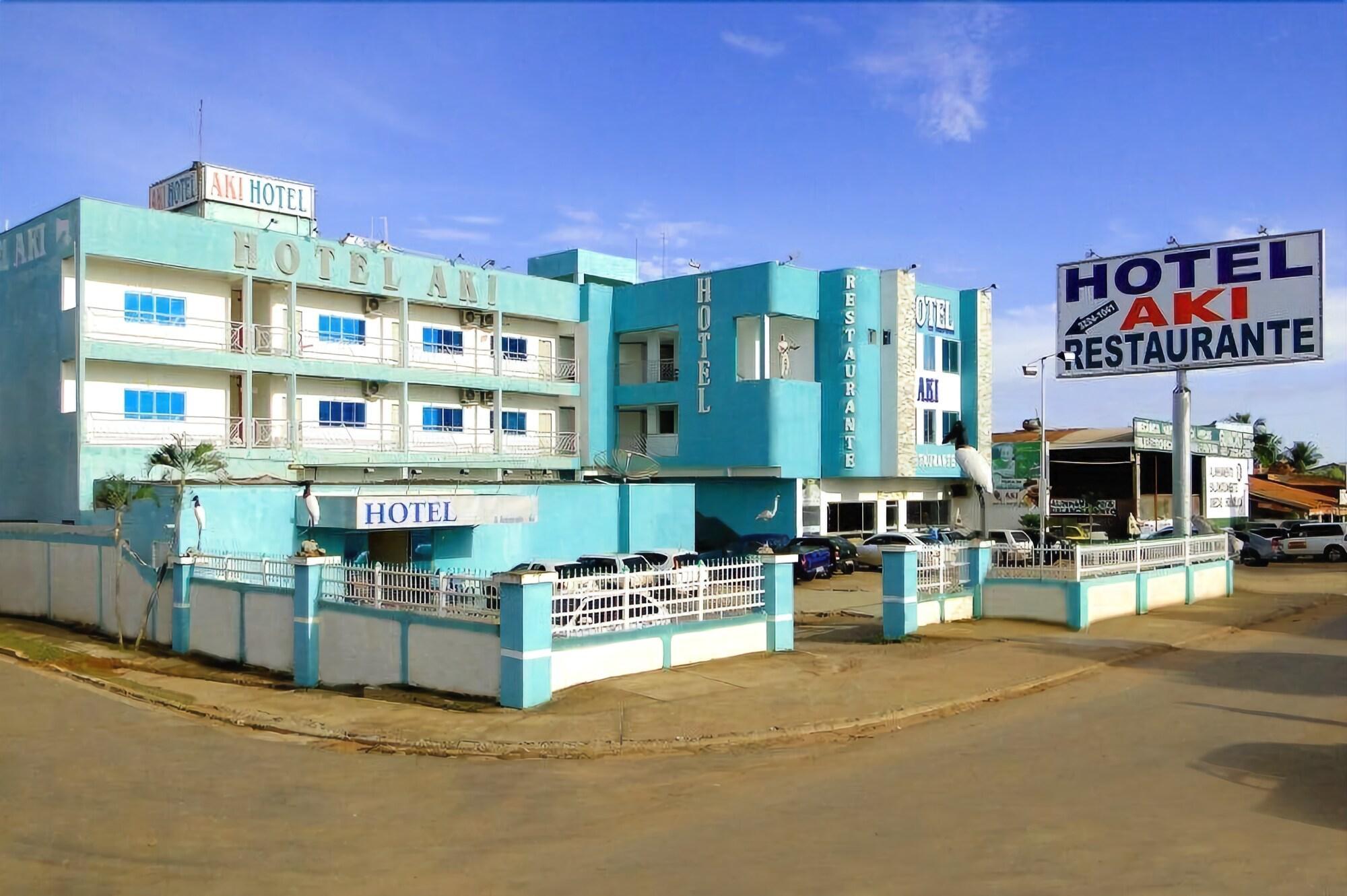 Vista Exterior Aki Hotel e Restaurante
