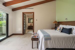 Alquiler Vacacional - Beachfront Penthouse: Golf Cart & Concierge Included!! complimentary yoga class