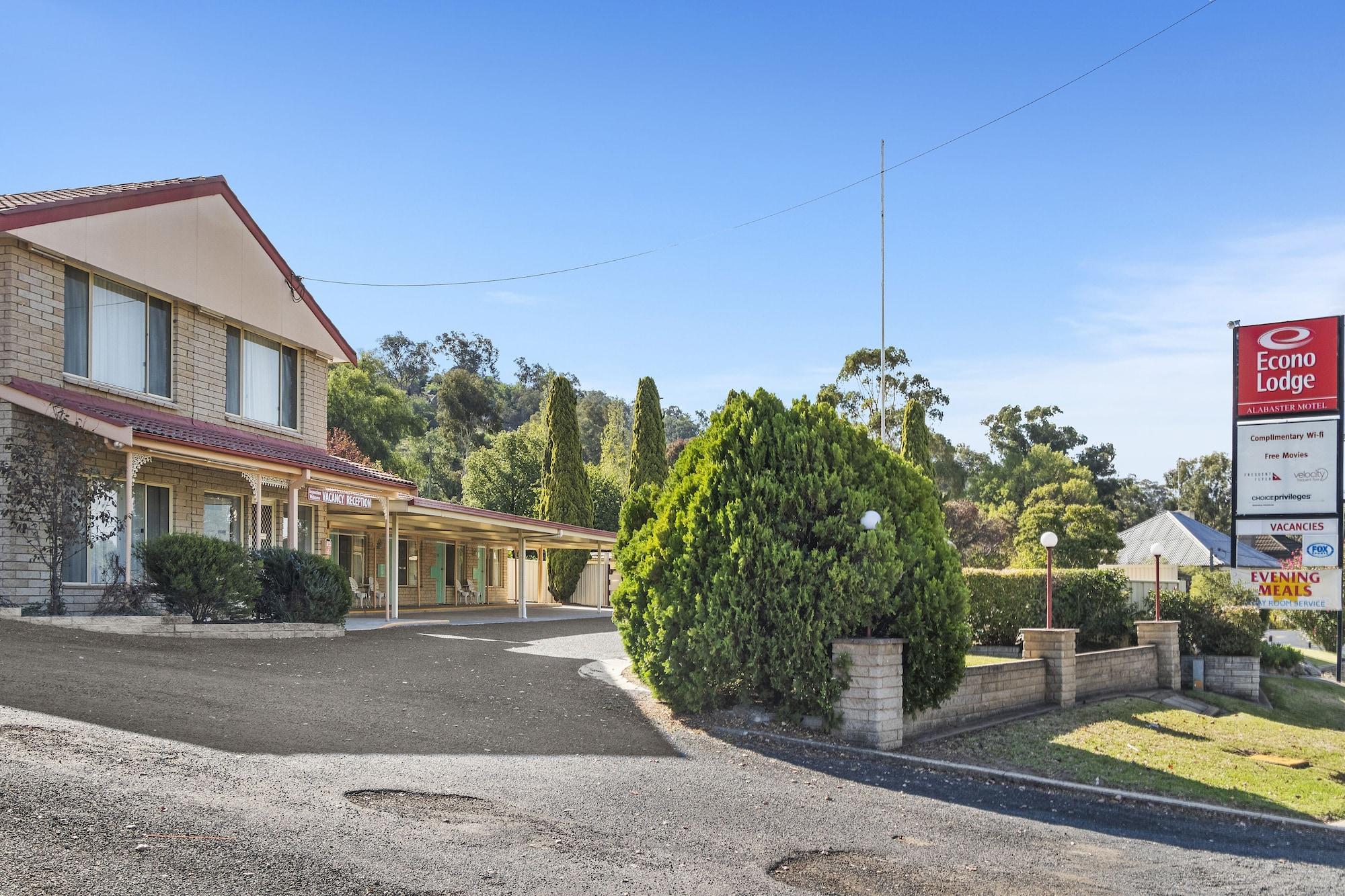 Vista Exterior Econo Lodge Alabaster