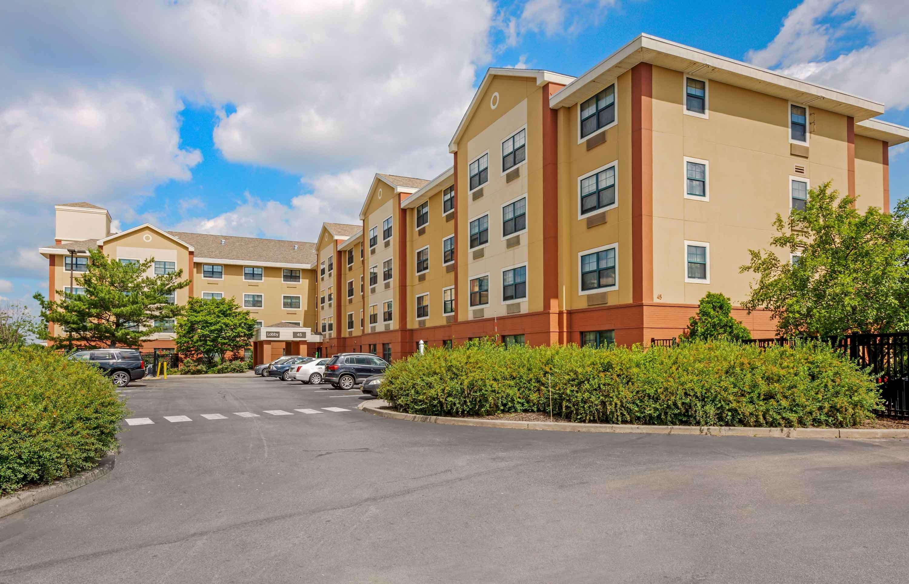 Vista Exterior Extended Stay America Suites Elizabeth Newark Airport