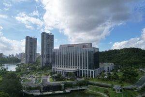Alojamiento - HUALUXE Hotels & Resorts Yangjiang City Center by IHG