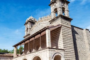 Actividad - Tour por las iglesias de Ayacucho
