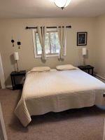 Alquiler Vacacional - Close to Everything! Freshly updated ranch home.