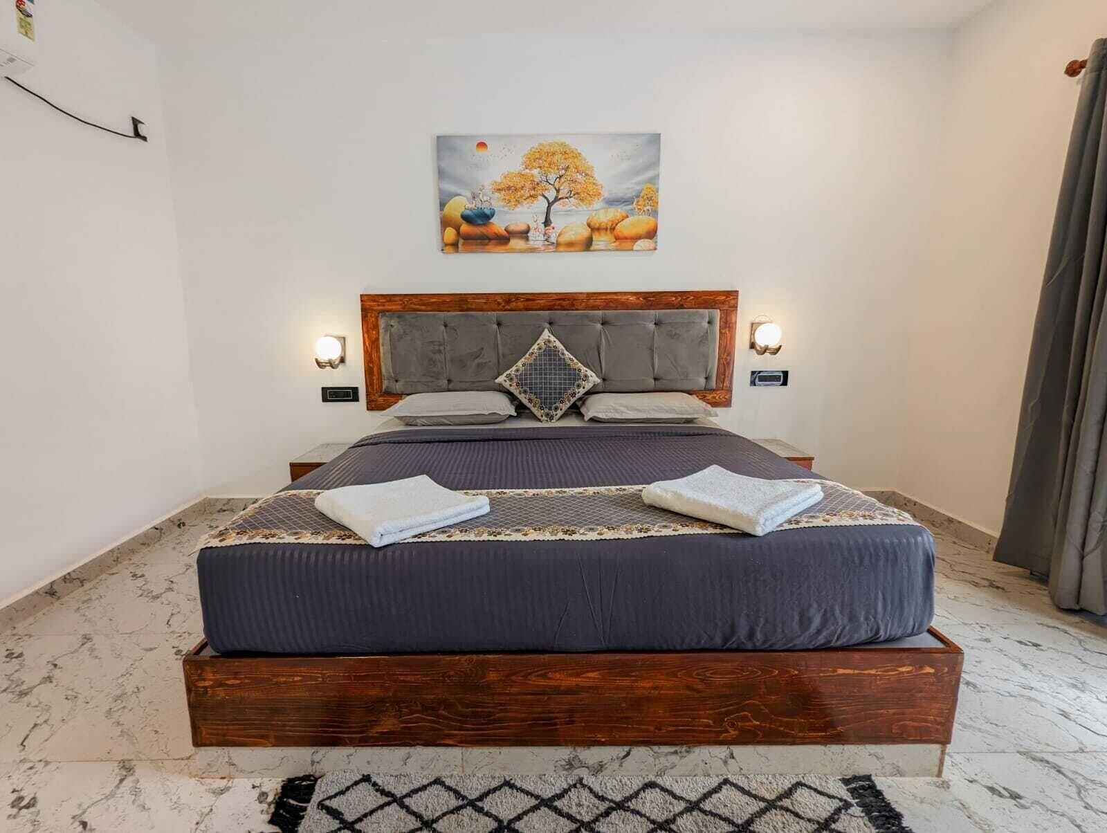 Varios White Tree Resort