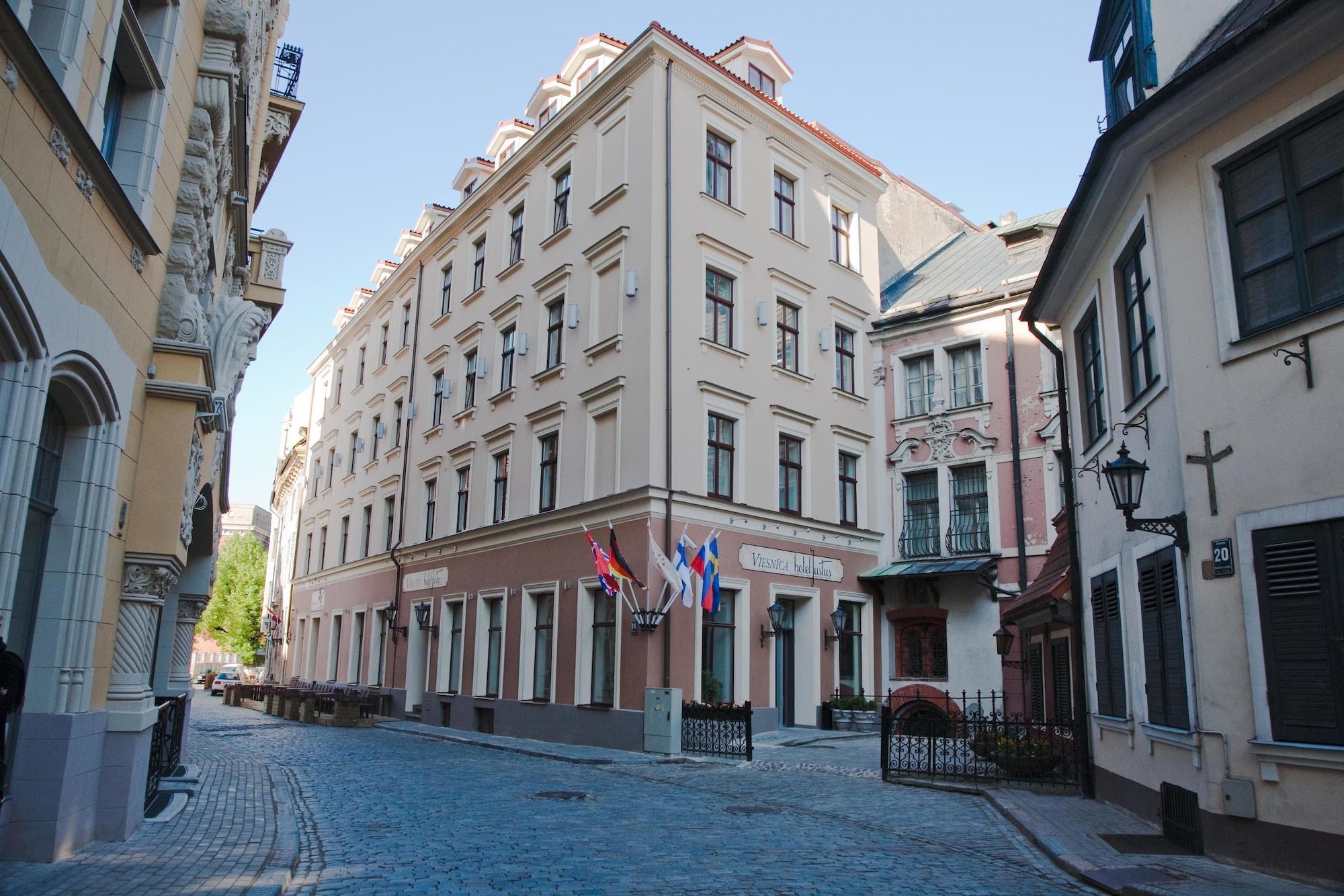Vista Exterior Hotel Justus