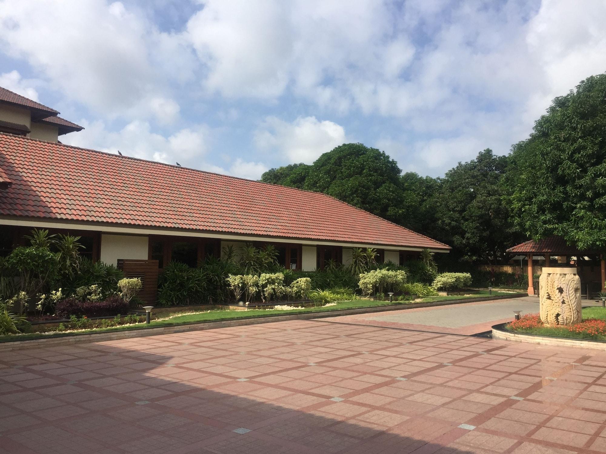 Vista Exterior Madhubhan Resort & Spa