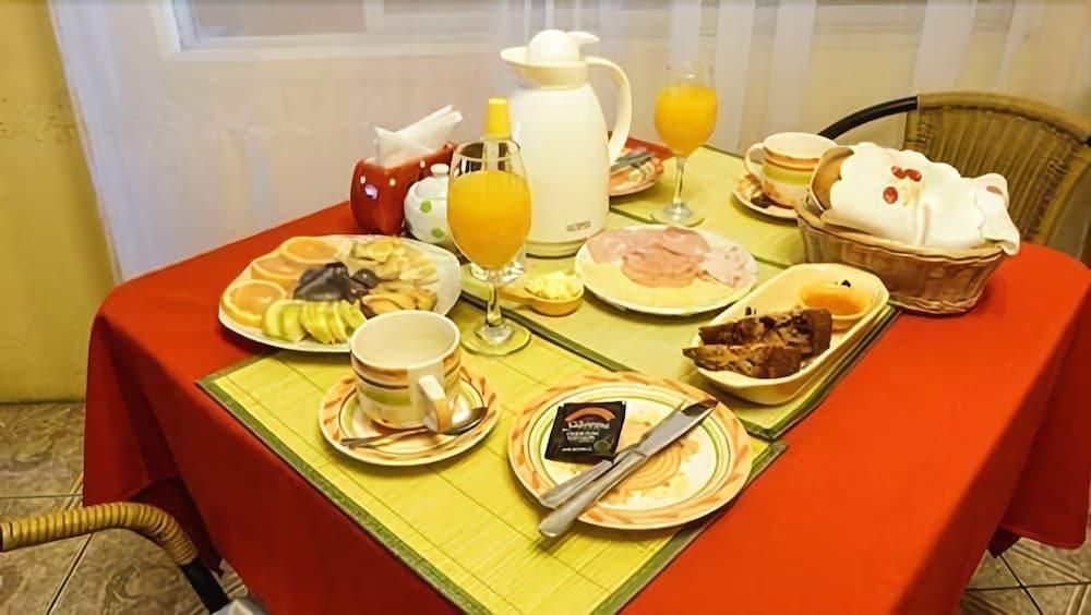 Restaurant Hostal La Paskana B&B